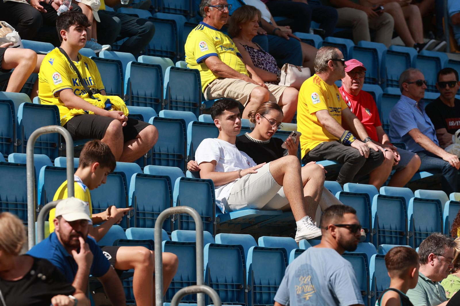 Búscate en las imágenes del Cádiz CF-Girona