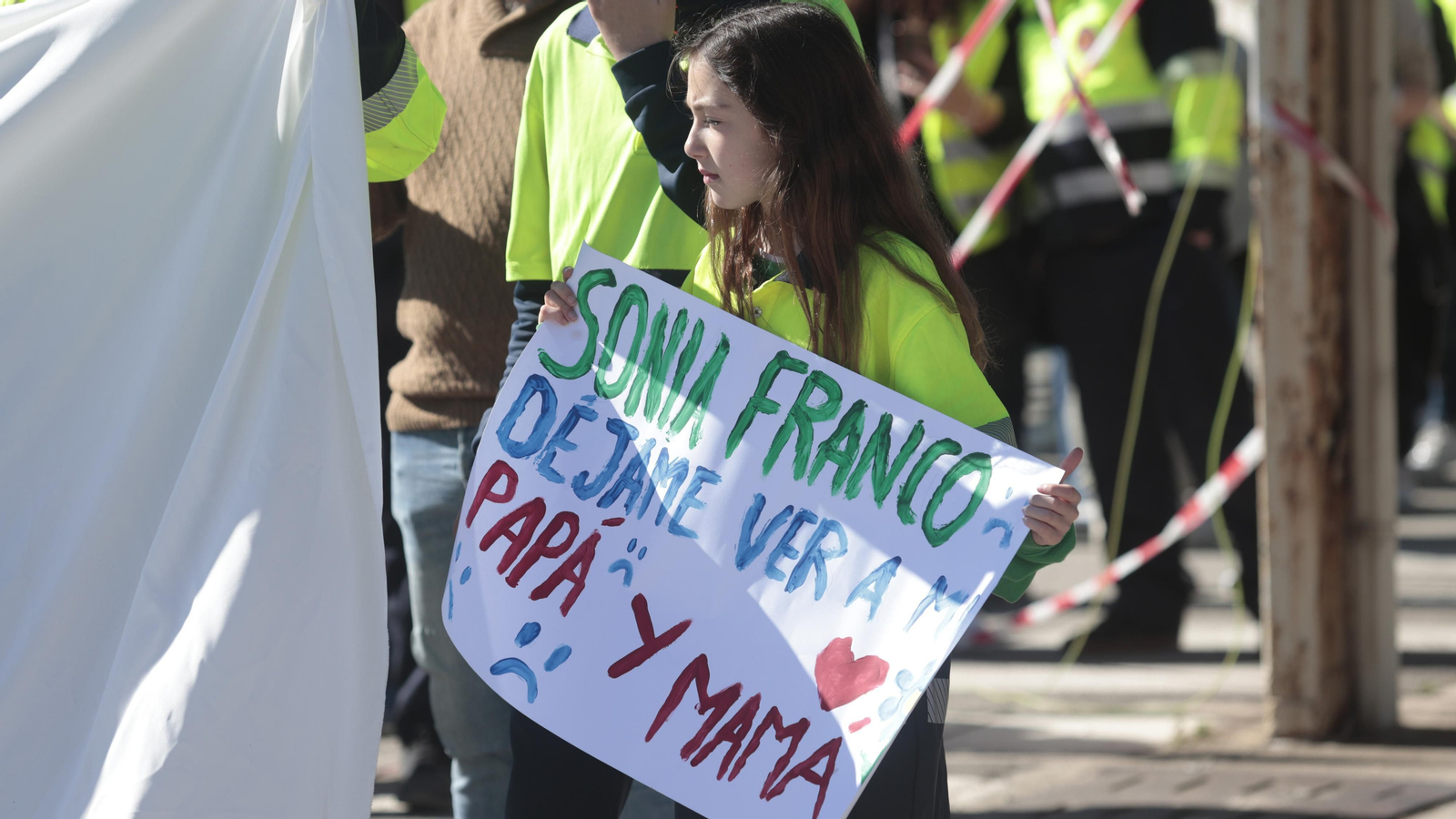 Las fotos de la manifestación de familiares y trabajadores de Acerinox