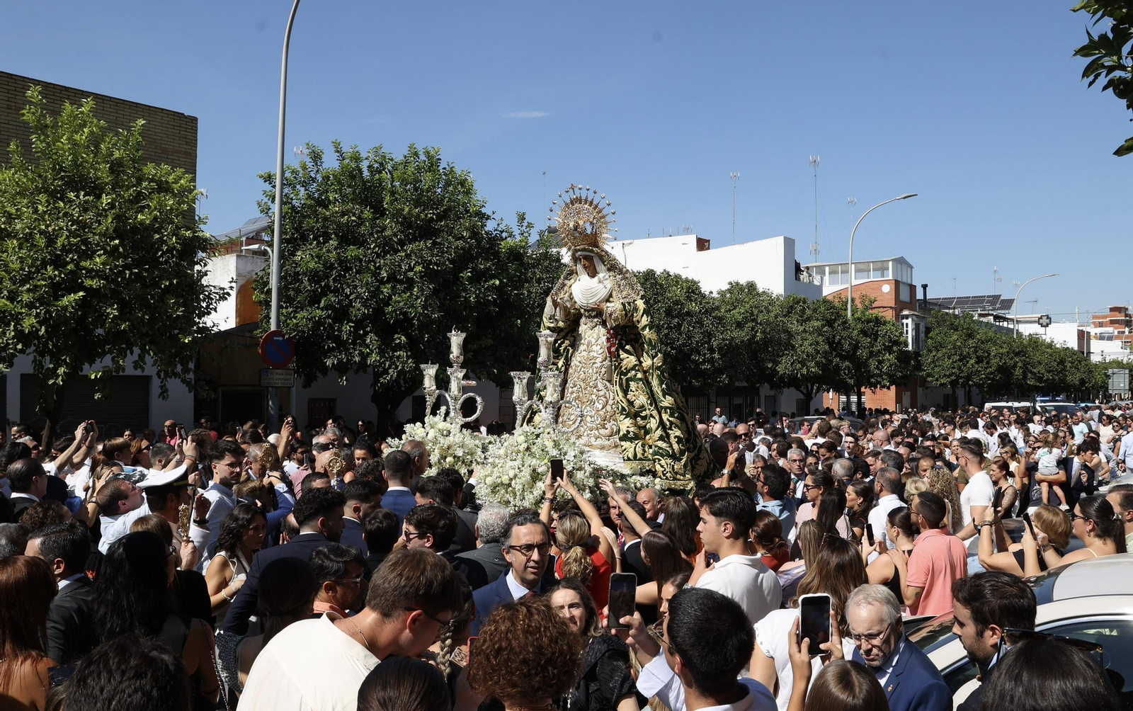 Fotos de la Misión de la Esperanza de Triana: del Tiro de Línea a las Letanías