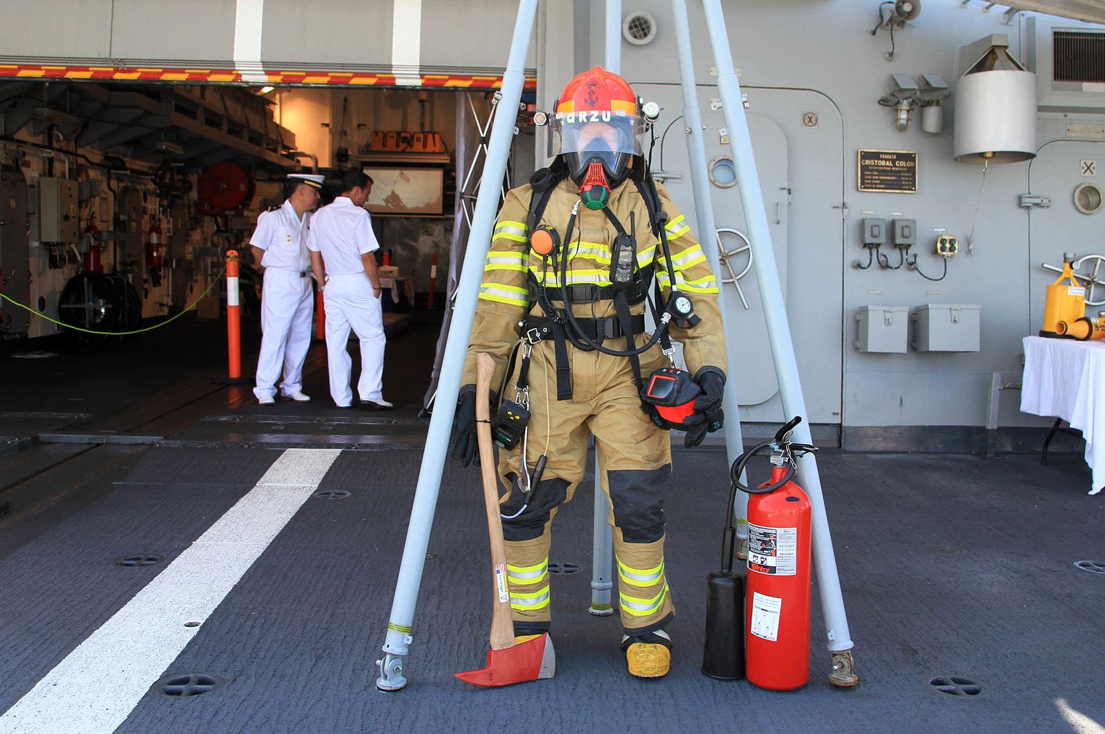 Imágenes de la Fragata Cristóbal Colón F-105
