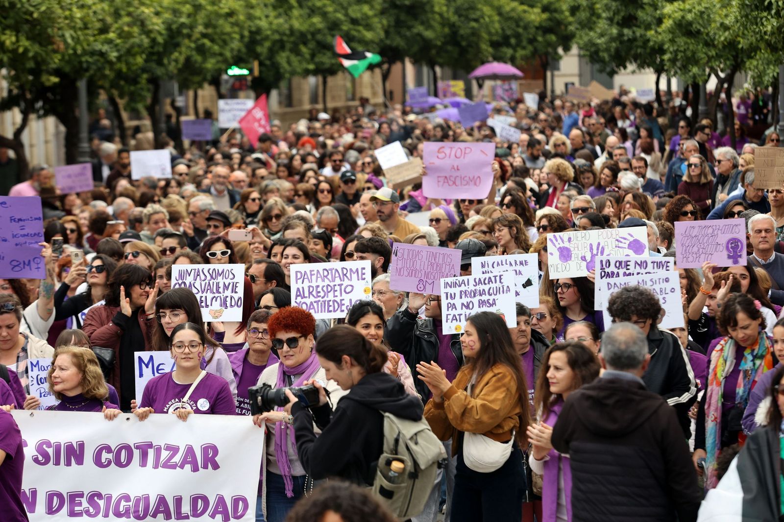 Imágenes de la manifestación en Jerez por el Día Internacional de las Mujeres