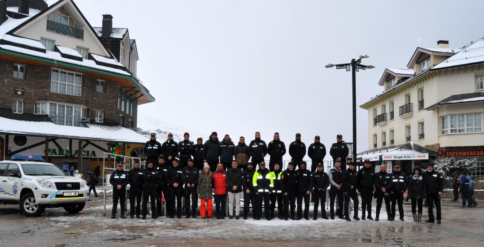 Agentes de policía participan en unas jornadas de formación en Sierra Nevada