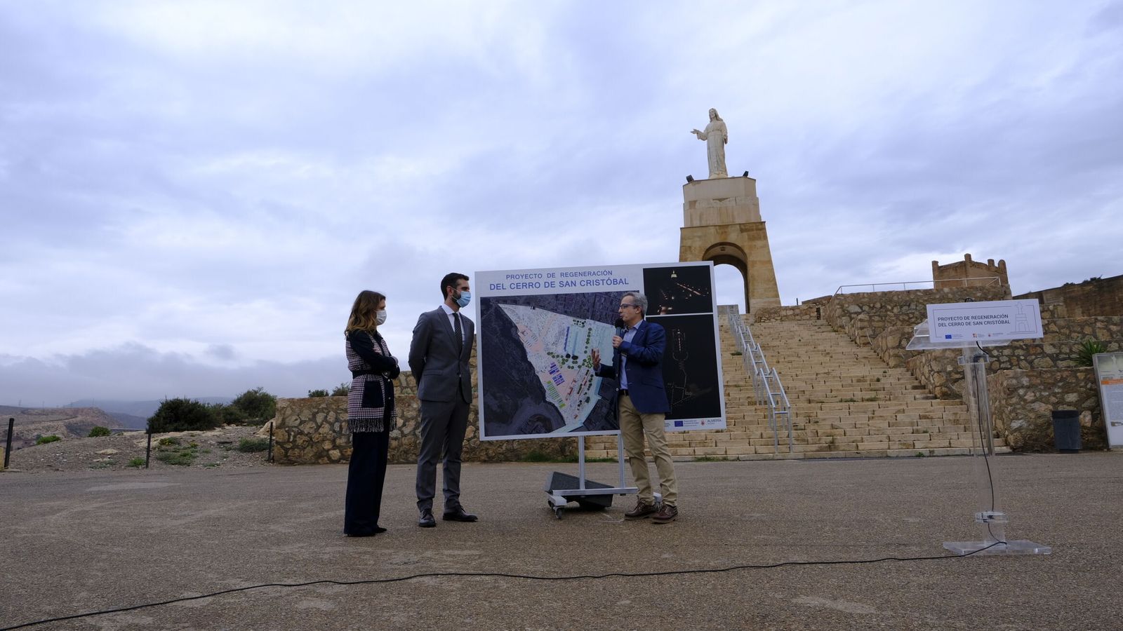 Presentación del proyecto municipal para la remodelación del Cerro de San Cristóbal