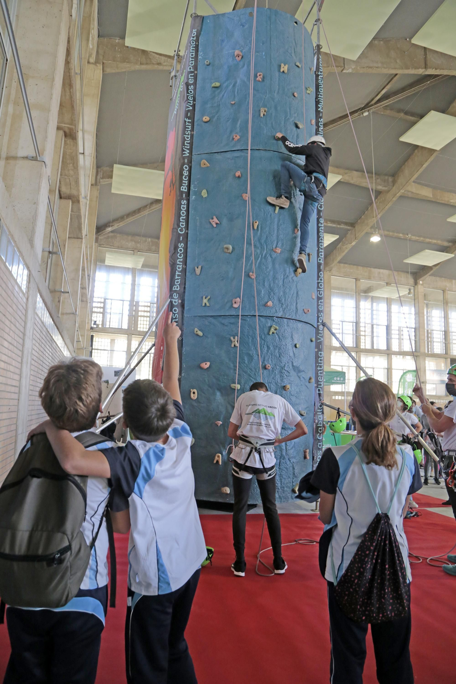 Primer día de la feria del Deporte y Vida Sana en IFECA