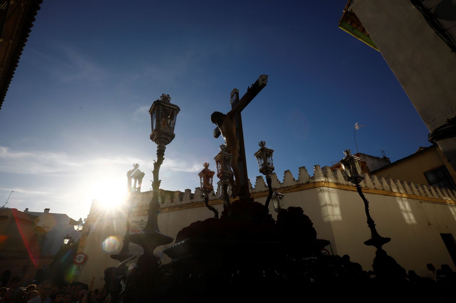Viernes Santo en Córdoba: la procesión de los Dolores, en imágenes