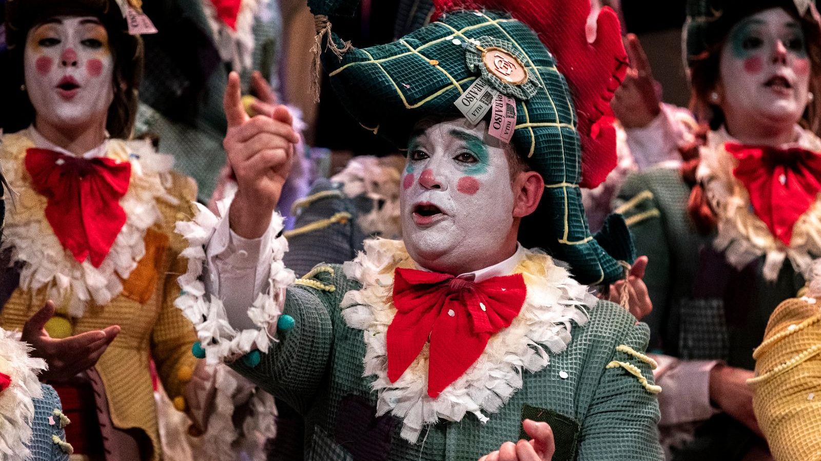 Búscate entre las mejores imágenes de la final del COAC 2025 del Carnaval de Cádiz