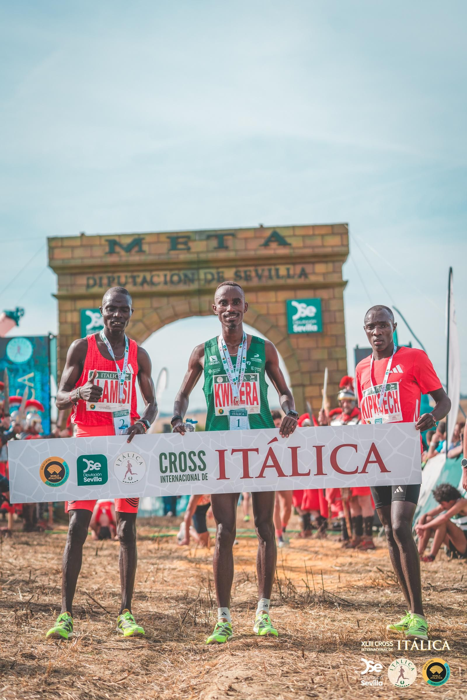 Búscate en las fotos del Cross de Itálica 2025 | 12