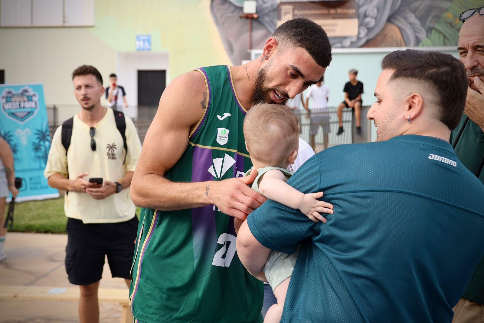 Las fotos de la espectacular presentación de Chris Duarte con el Unicaja en el Parque del Oeste