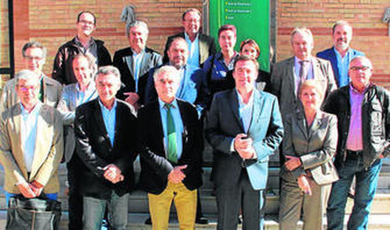 Una foto de grupo de los galardonados por la Consejería de Agricultura y Pesca de la Junta.