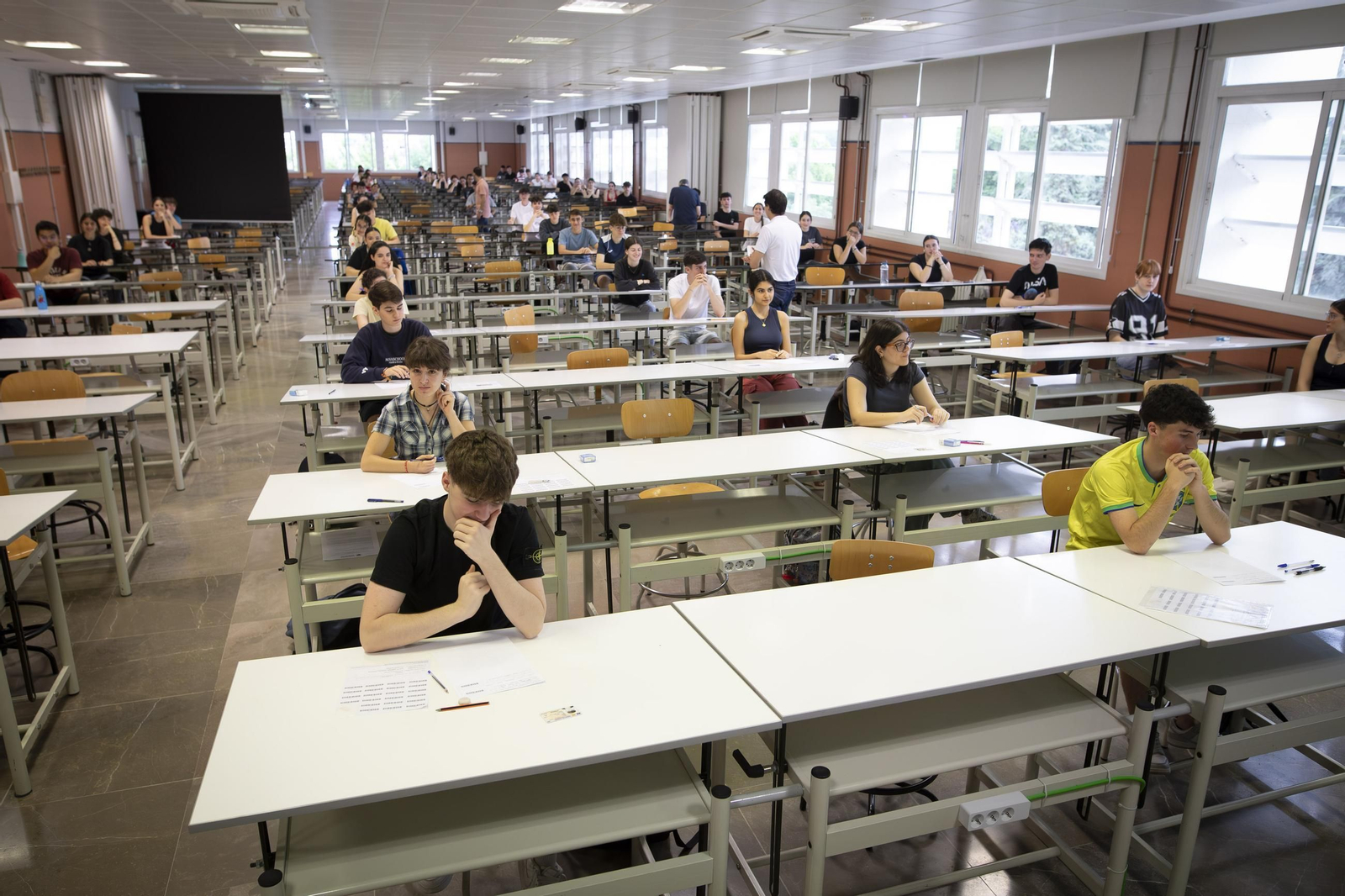 El primer día de Selectividad en Granada, en imágenes