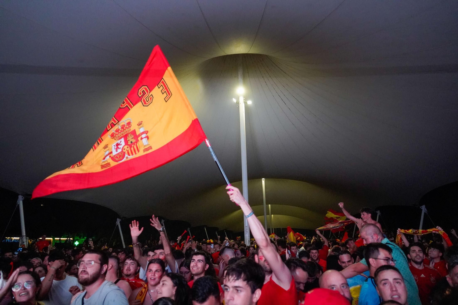 Imágenes del ambiente durante la final de la Eurocopa entre España e Inglaterra Imágenes del ambiente durante la final de la Eurocopa entre España e Inglaterra