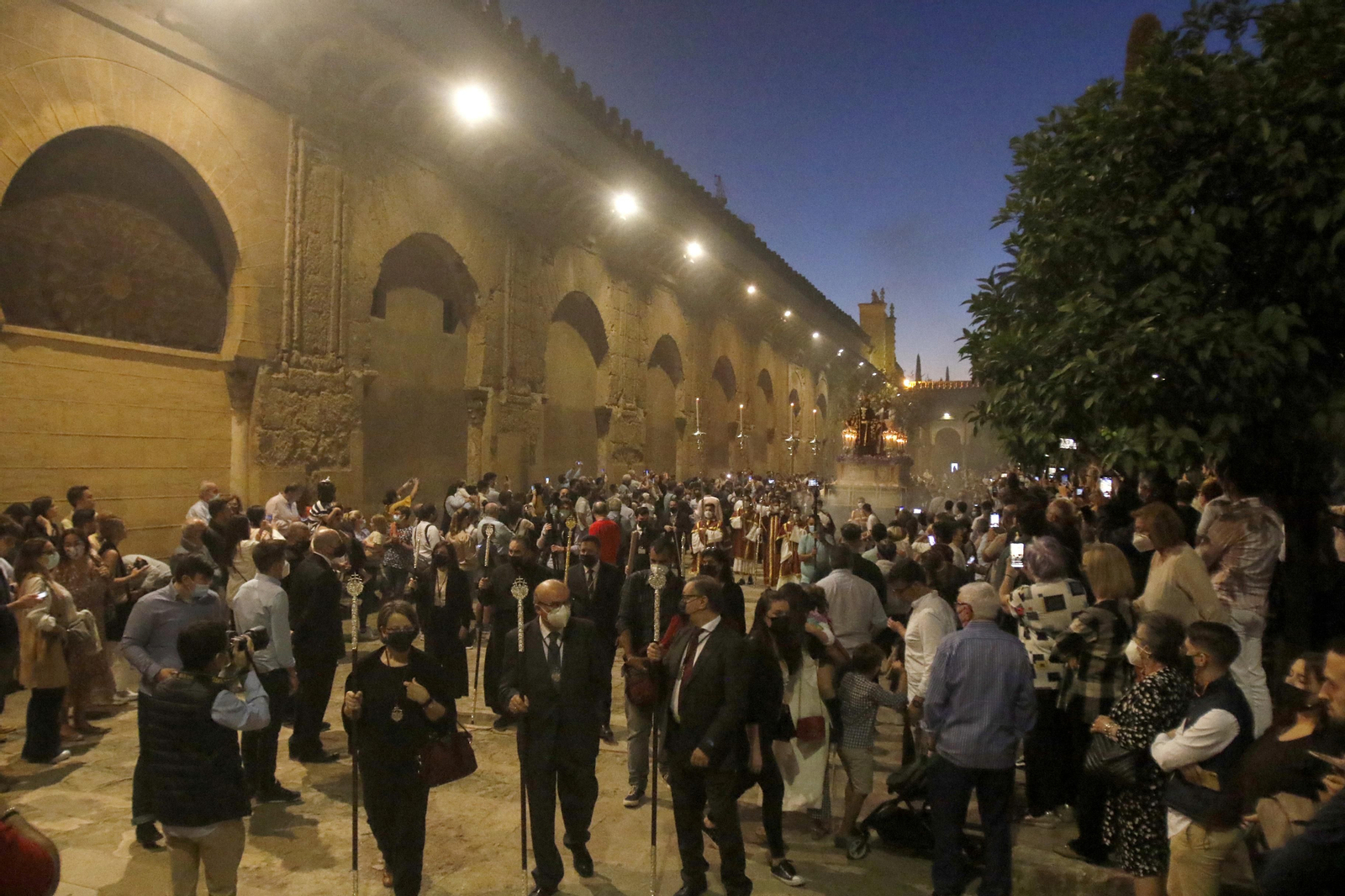 La salida extraordinaria del Señor de la Salud de Córdoba, en imágenes