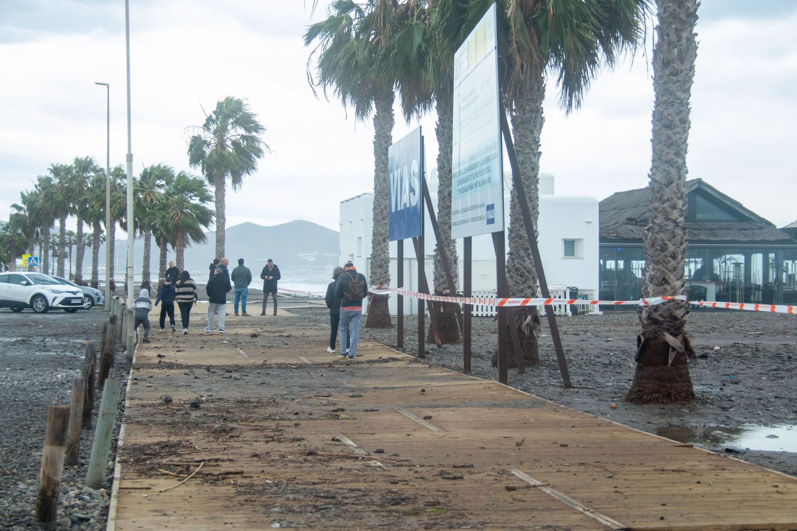 El temporal se ceba con Playa Granada