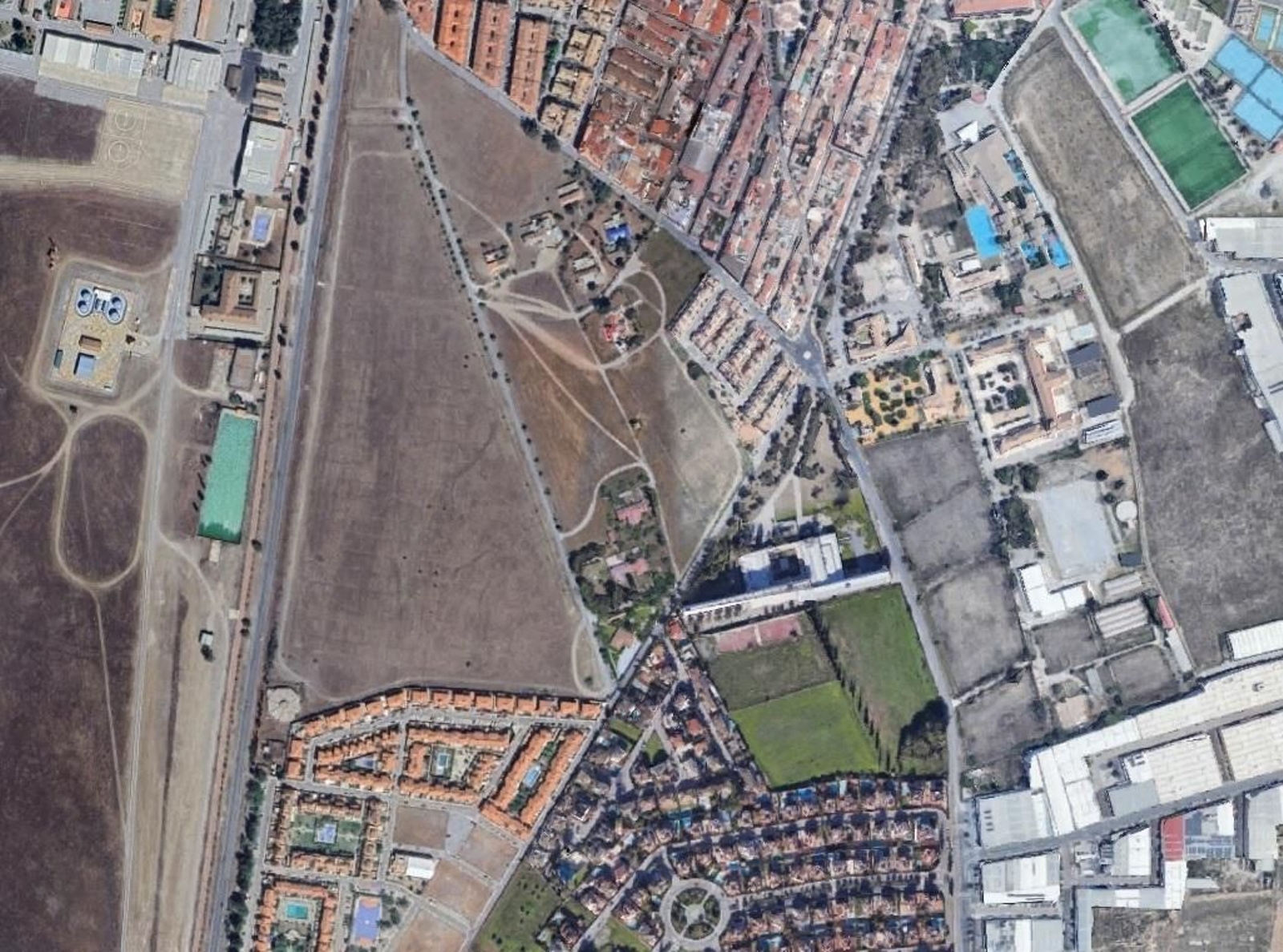 Solar, en forma triangular, cedido de Defensa al Ministerio de Inclusión. Solar, en forma triangular, cedido de Defensa al Ministerio de Inclusión.
