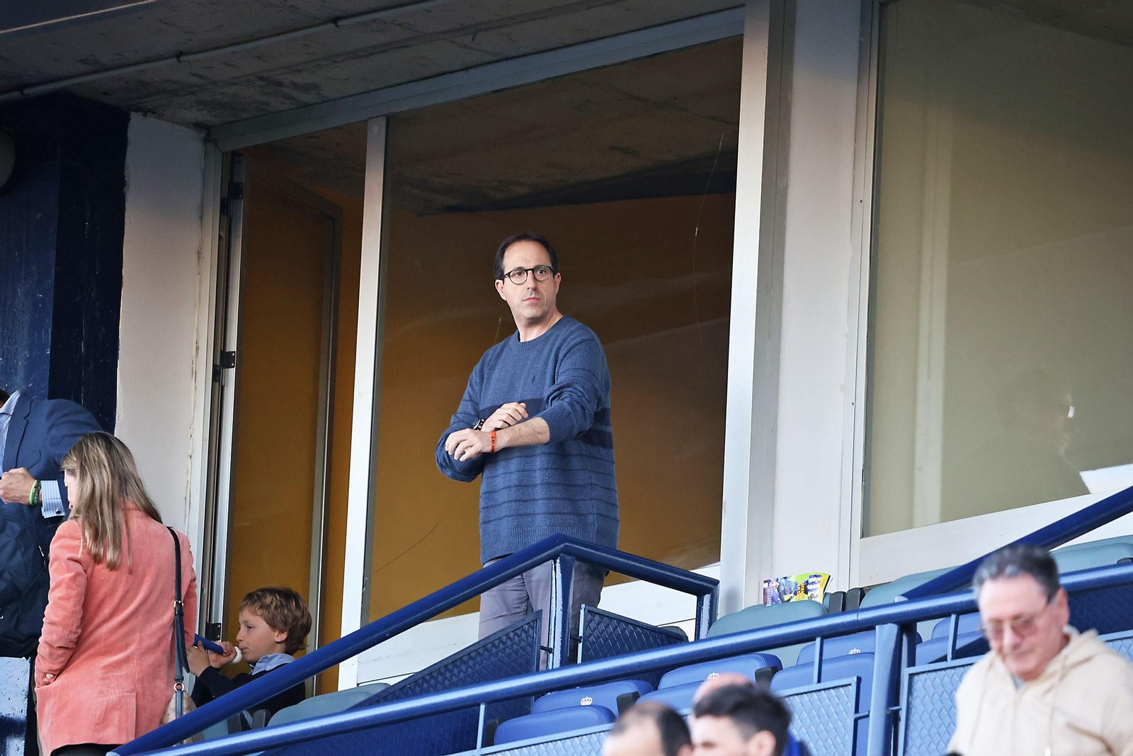 Marcos López en el palco del Nuevo Colombino.