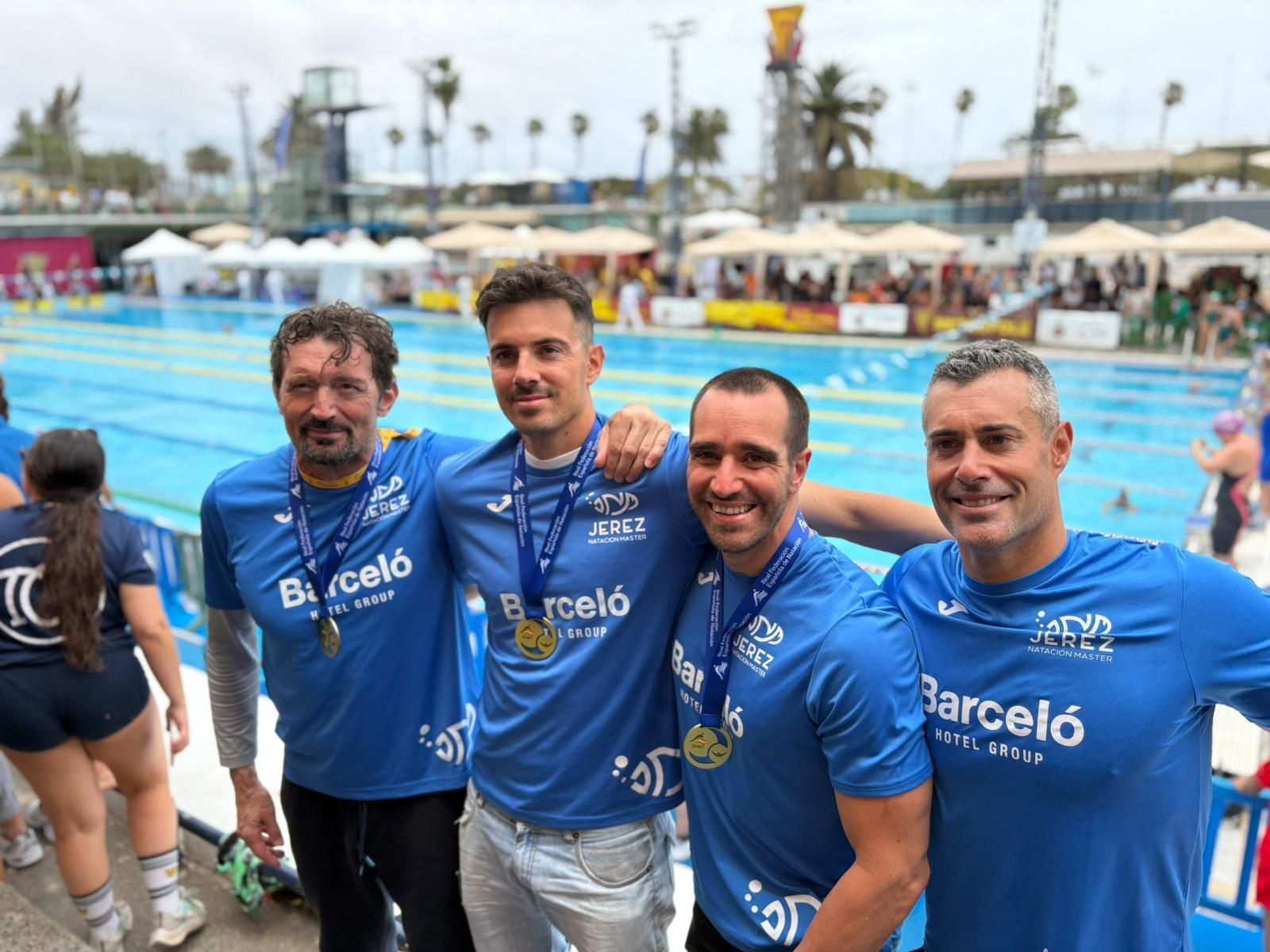 El 4x50 estilos +160 fue oro y batió el récord de Andalucía: Javier Nogués, Joel Blanca, Ismael Aguado y Marcos Fernández.