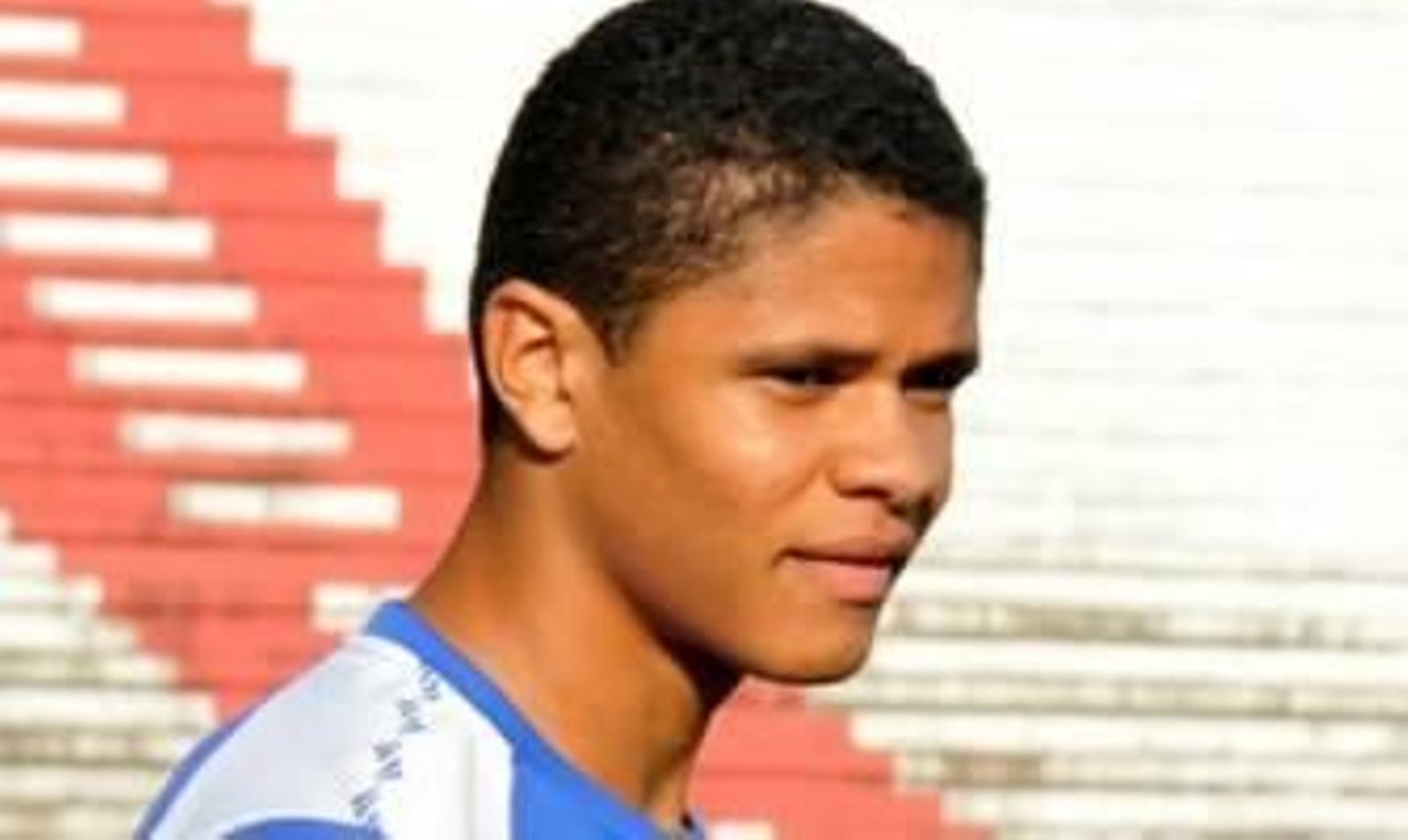 El Granada ficha al lateral brasileño Douglas Santos por 5 temporadas