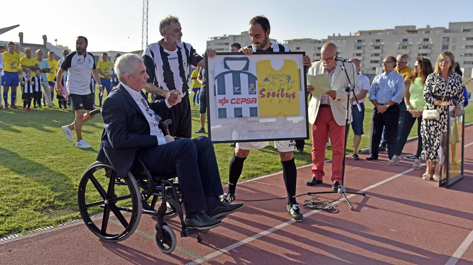 Homenaje a Alfredo Gallardo