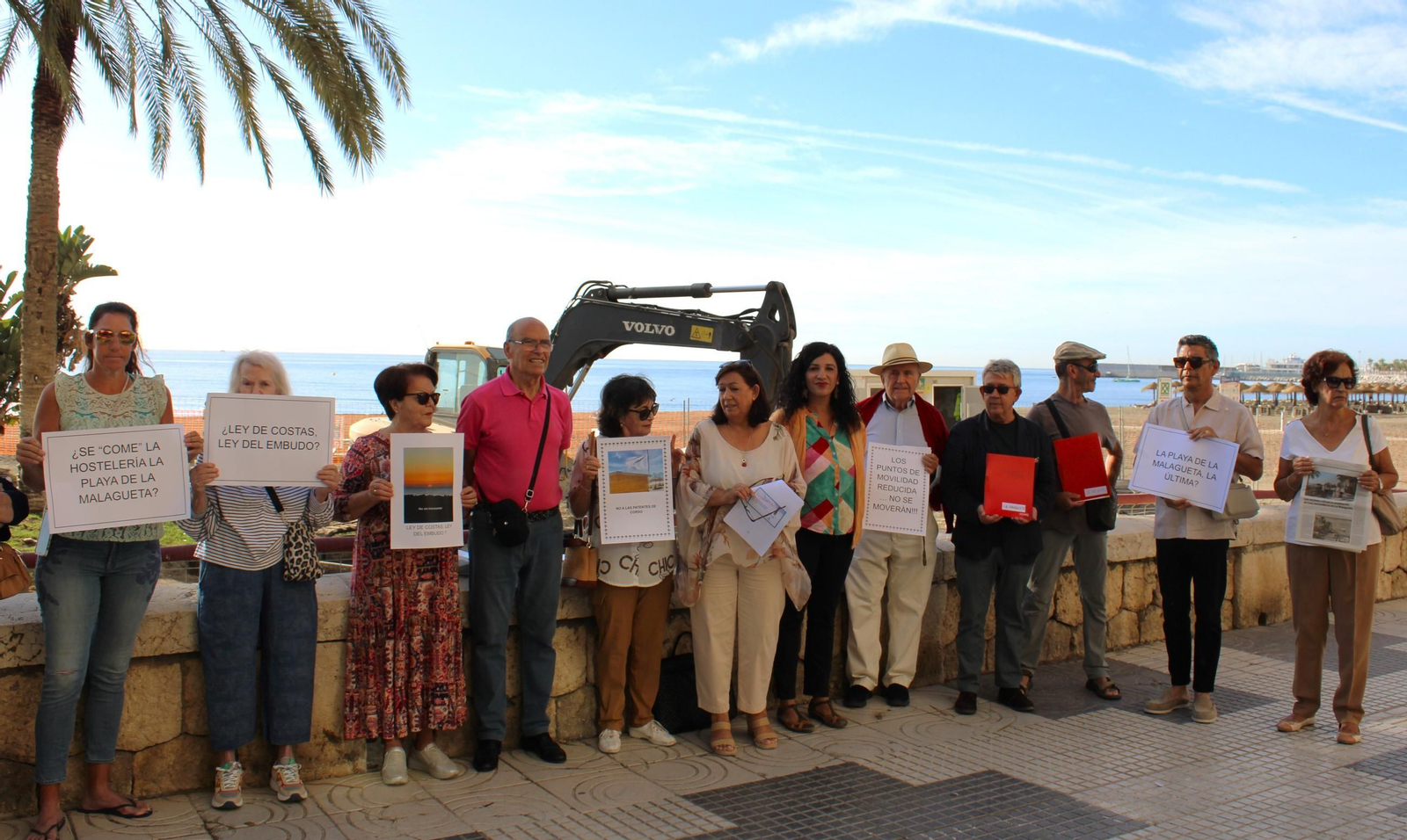 Vecinos de La Malagueta denuncian el movimiento de chiringuitos.