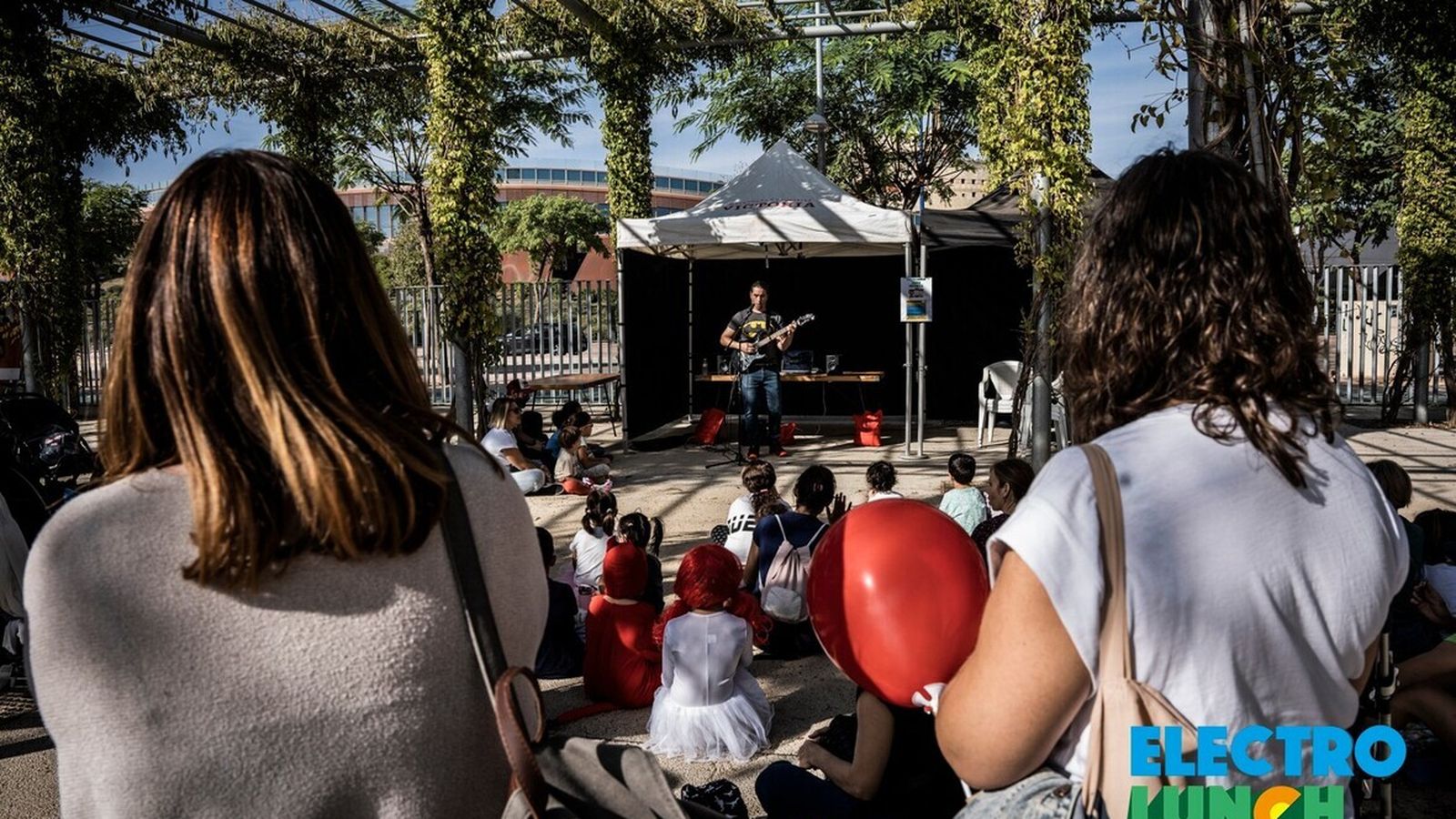 Espectáculo infantil en Electrolunch Sevilla.