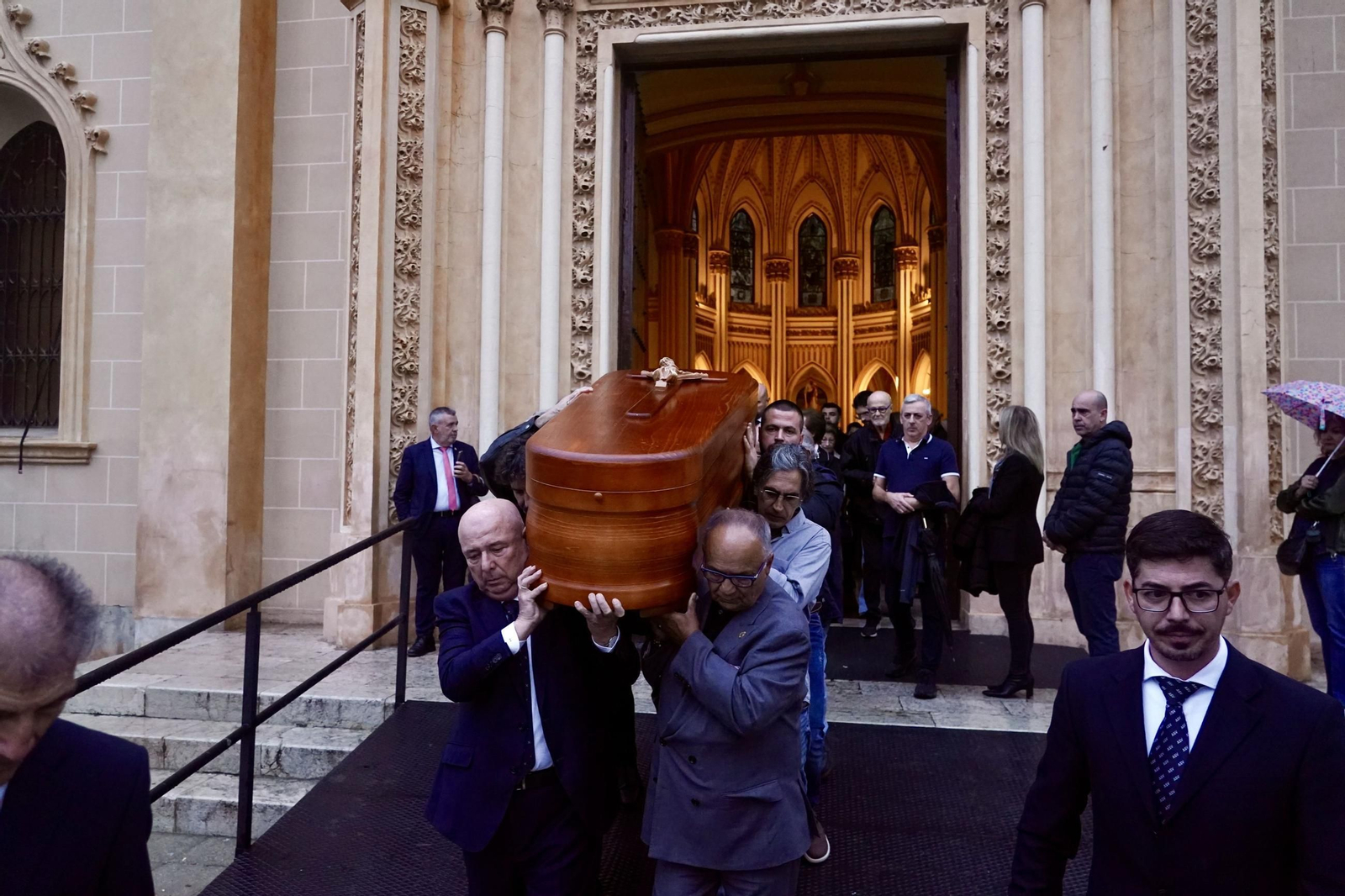 El último adiós al cantaor flamenco Fosforito, en imágenes