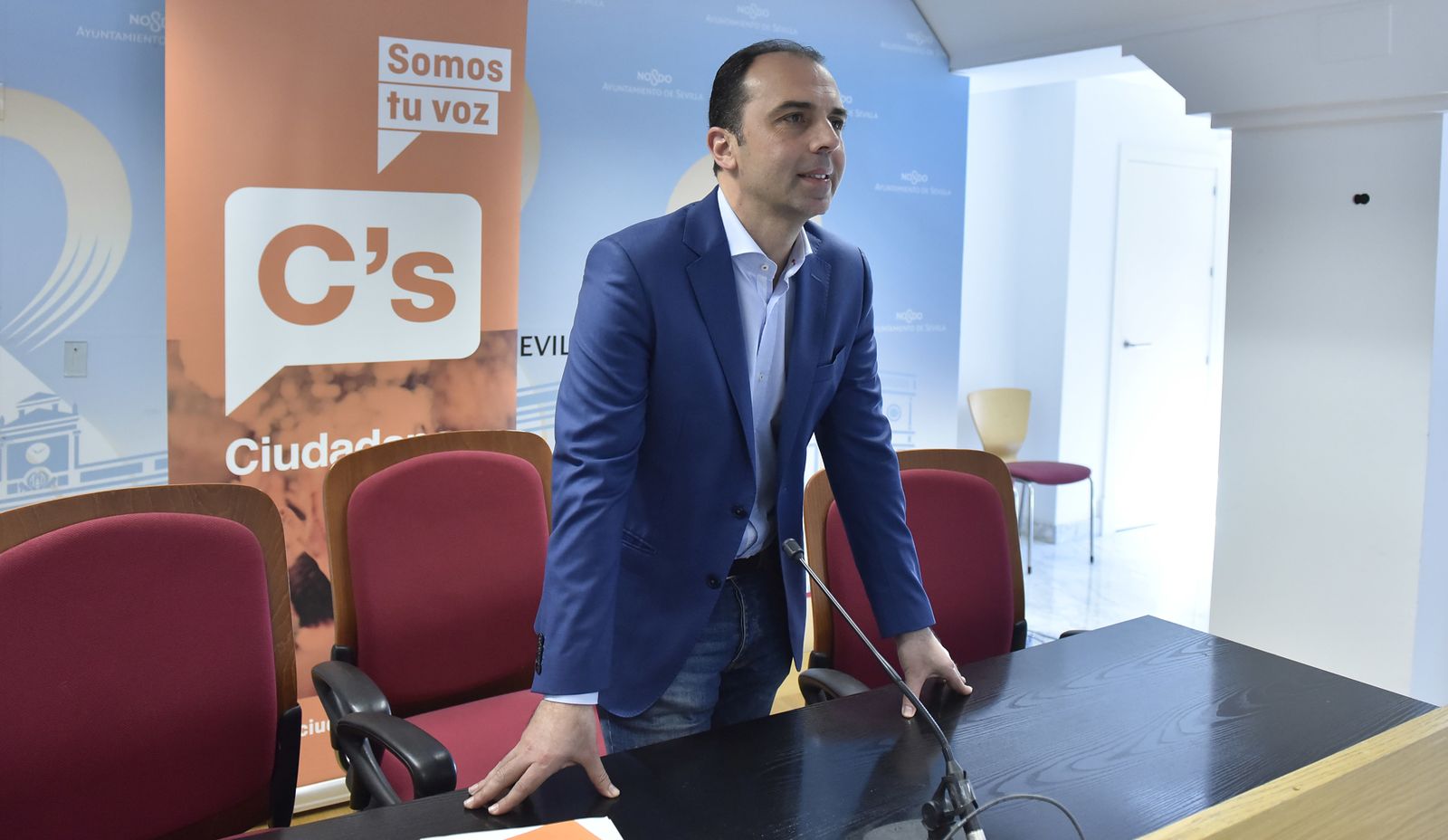 El portavoz municipal de Ciudadanos, Javier Millán, en rueda de prensa.