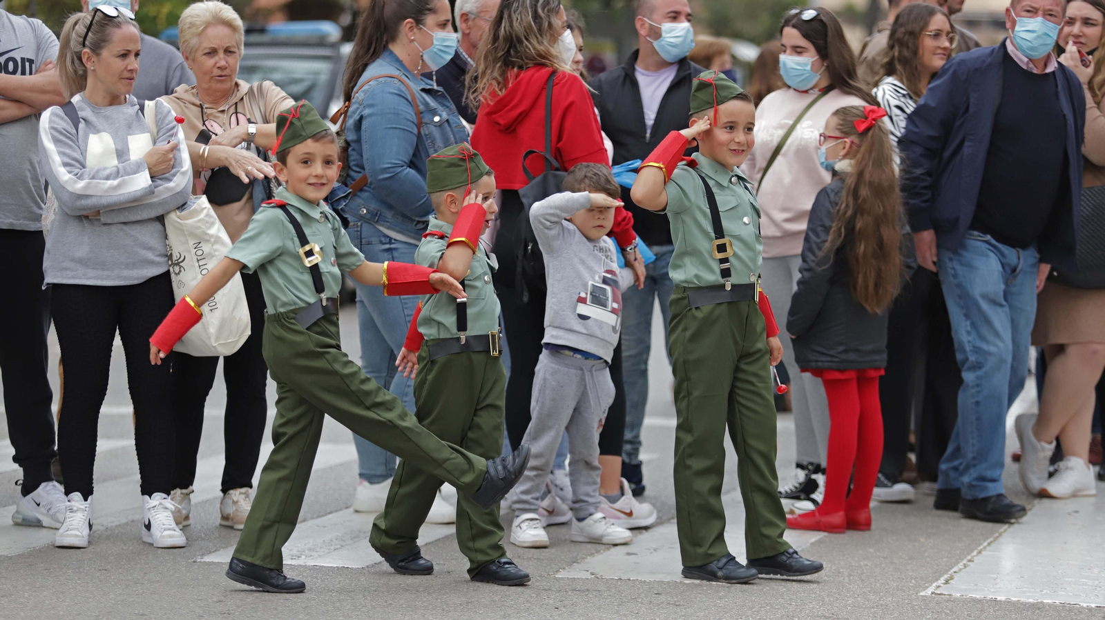 Fotos del Lunes Santo en Algeciras: La Columna y la Legión