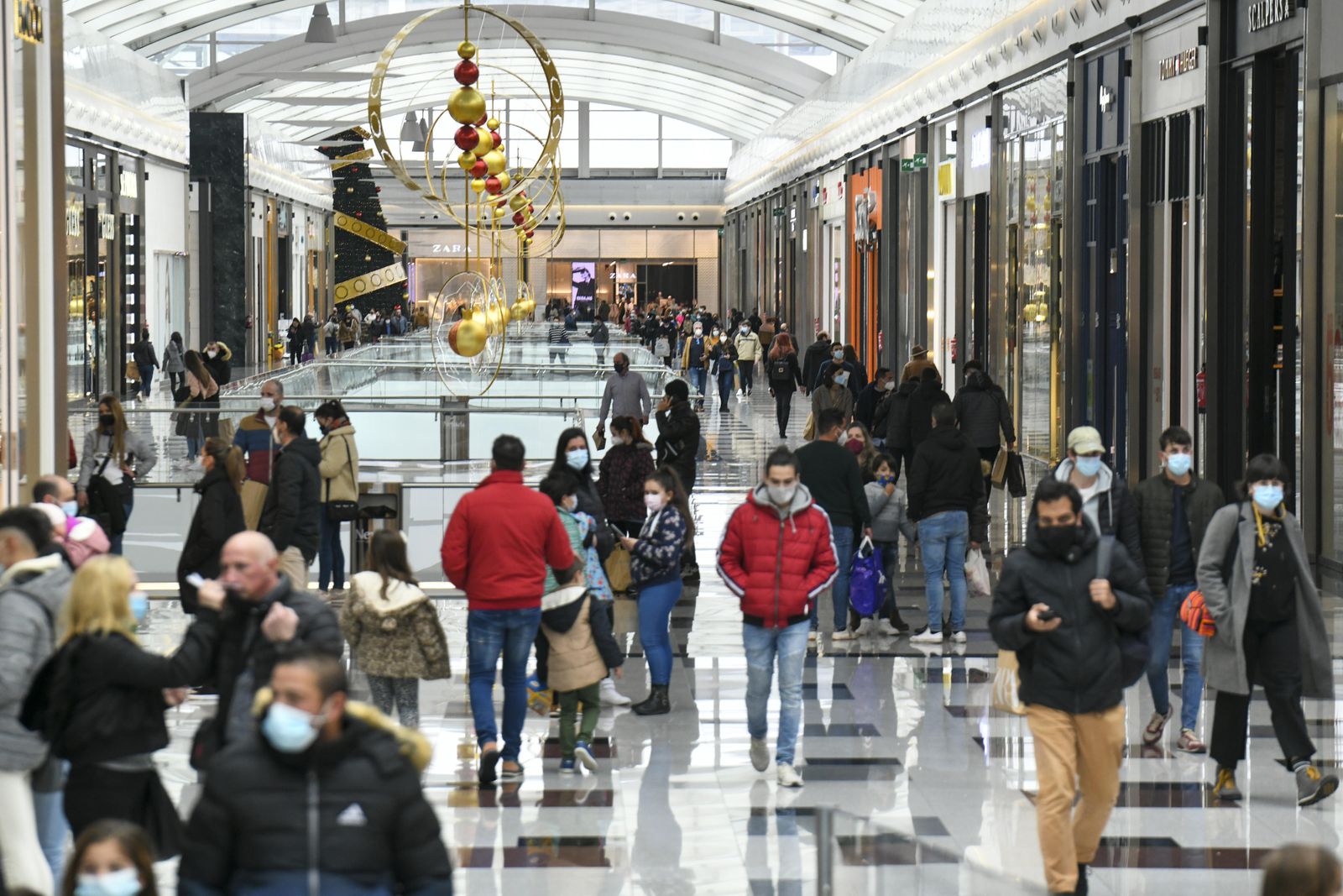 Fotos: las rebajas en el Nevada Shopping de Granada