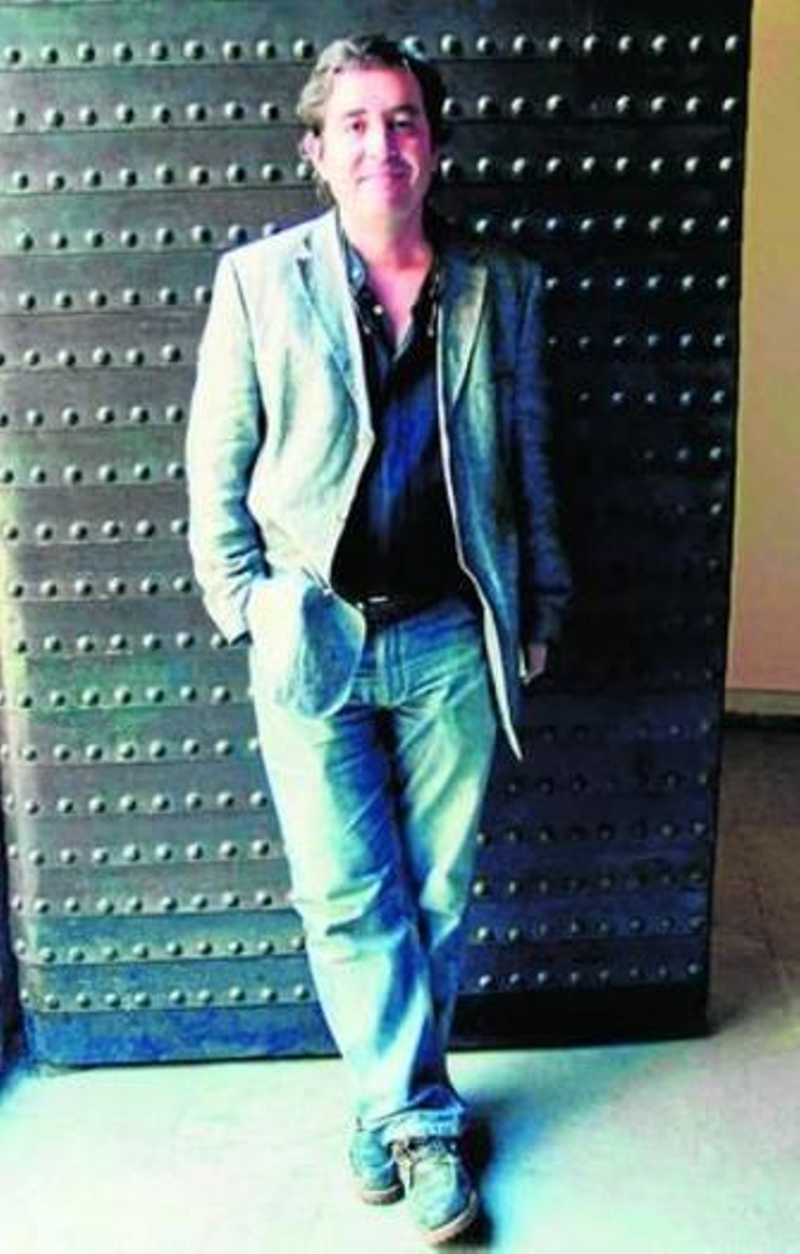 García Montero participa en una mesa redonda sobre Rosales.