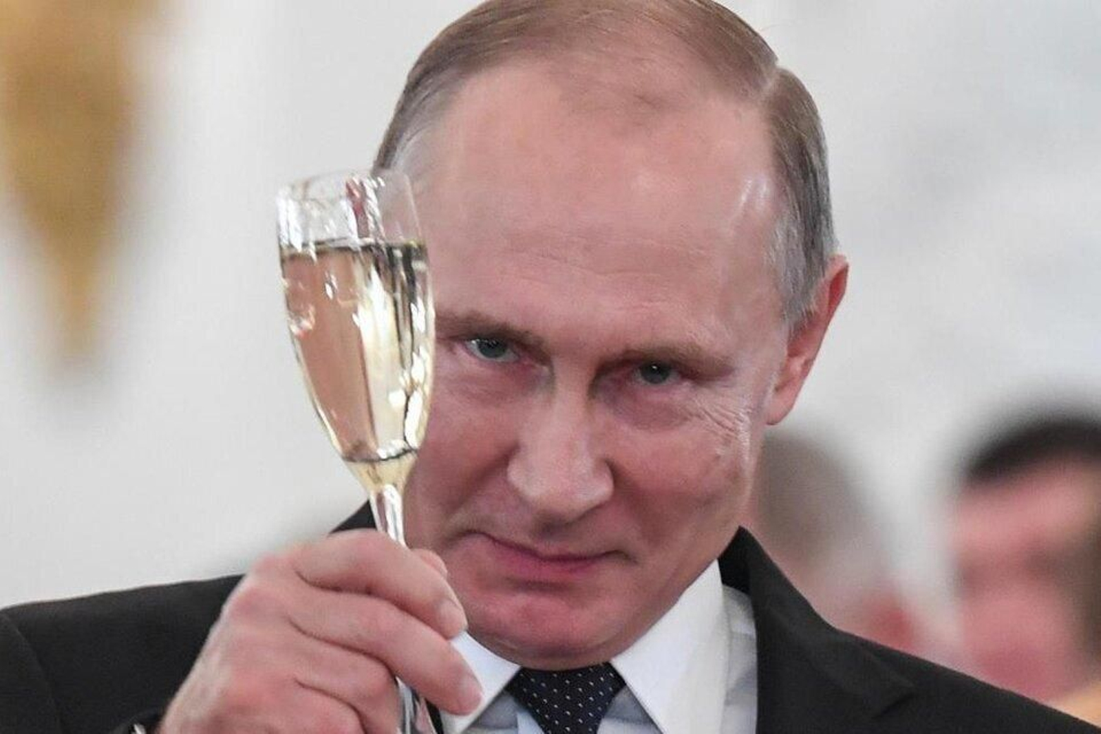 Putin con su inesperada ofensiva contra el 'champagne'. Putin con su inesperada ofensiva contra el 'champagne'.