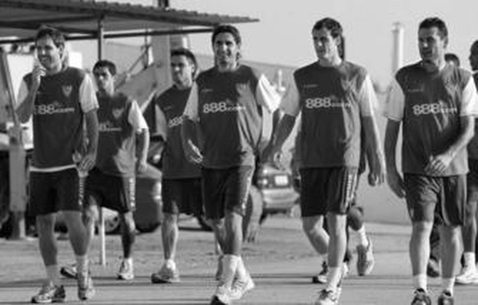 Escudé se dirige al campo de entrenamiento en el día de ayer.