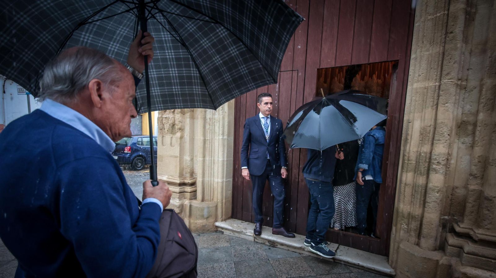 Imágenes de la visita a los templos tras el aplazamiento de la Magna Mariana de Jerez