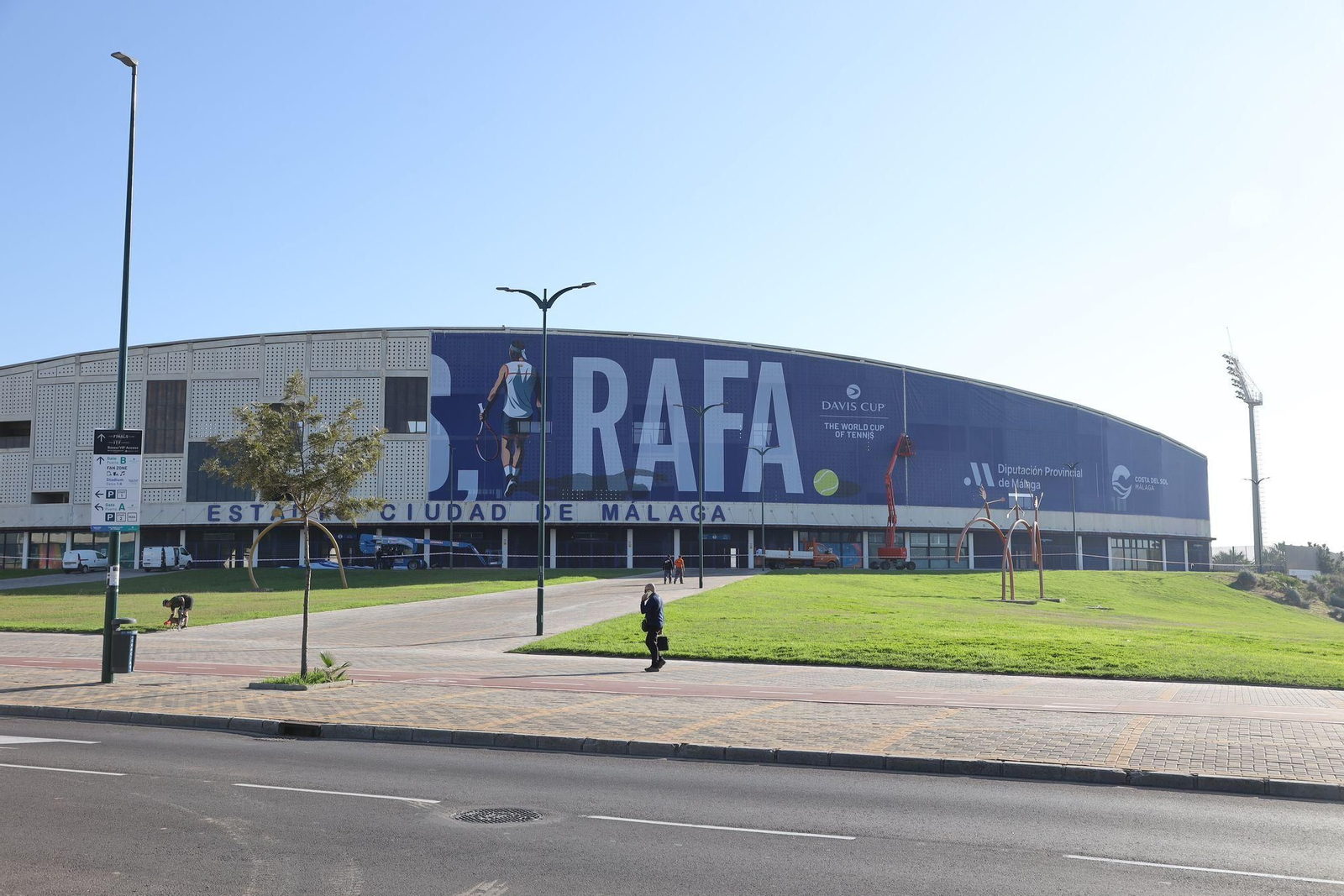 La pancarta de despedida de Rafa Nadal en el Ciudad de Málaga, en imágenes