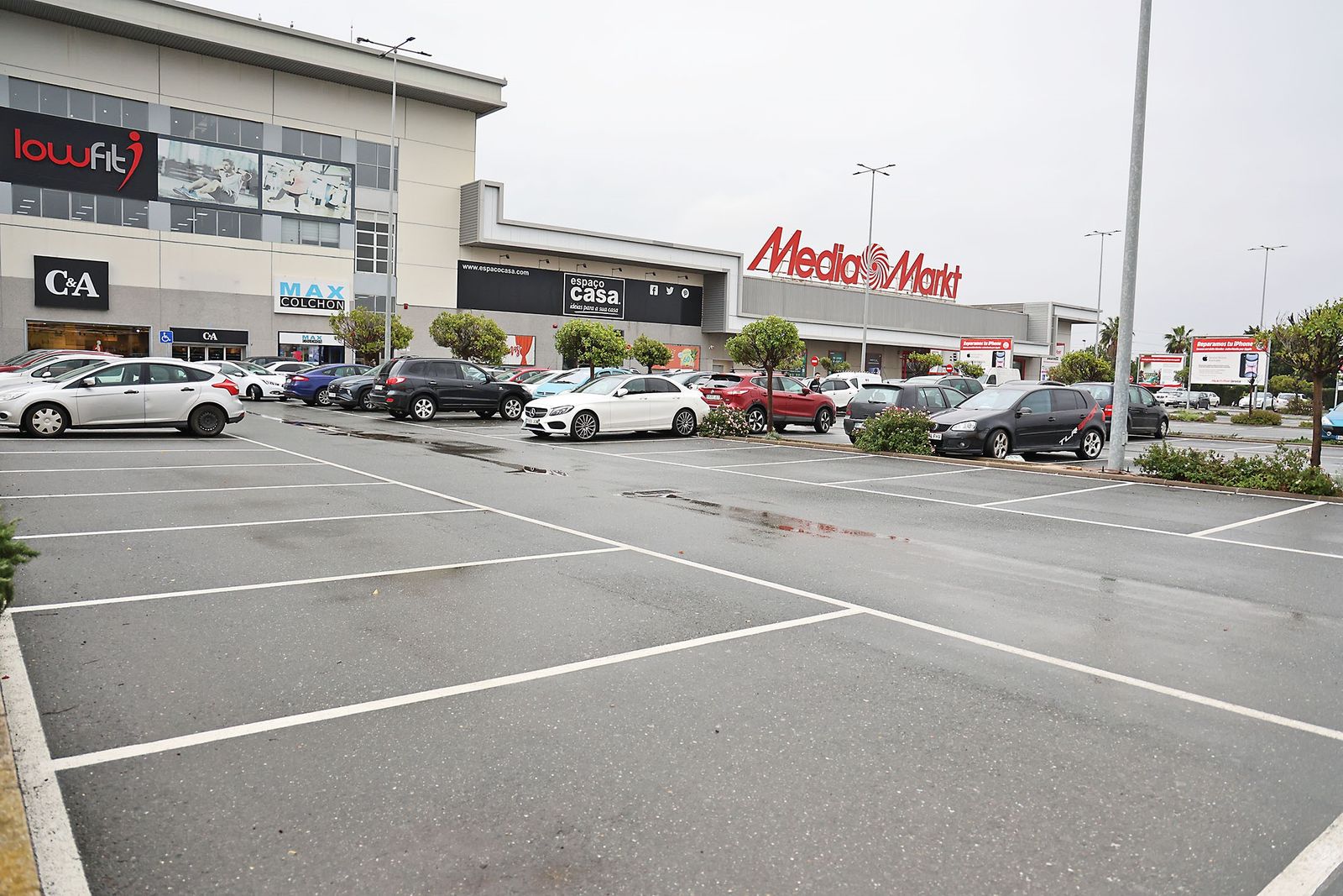 Zona comercial en Marismas del Polvorín.