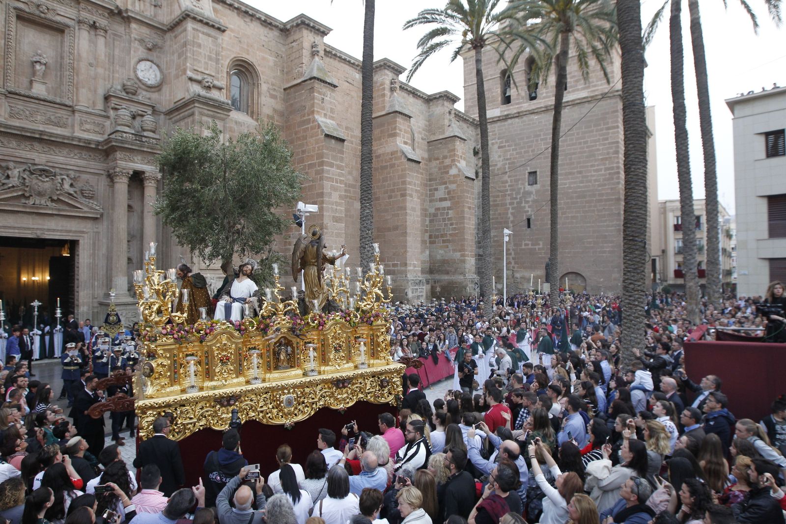 Imágenes de la Procesión de Estudiantes. Semana Santa Almería 2019