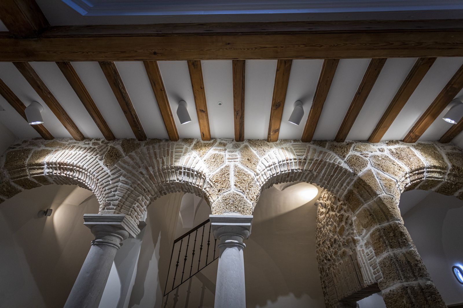 Detalles de la rehabilitación integral de finca en Conde O´Reilly esquina Costa Rica