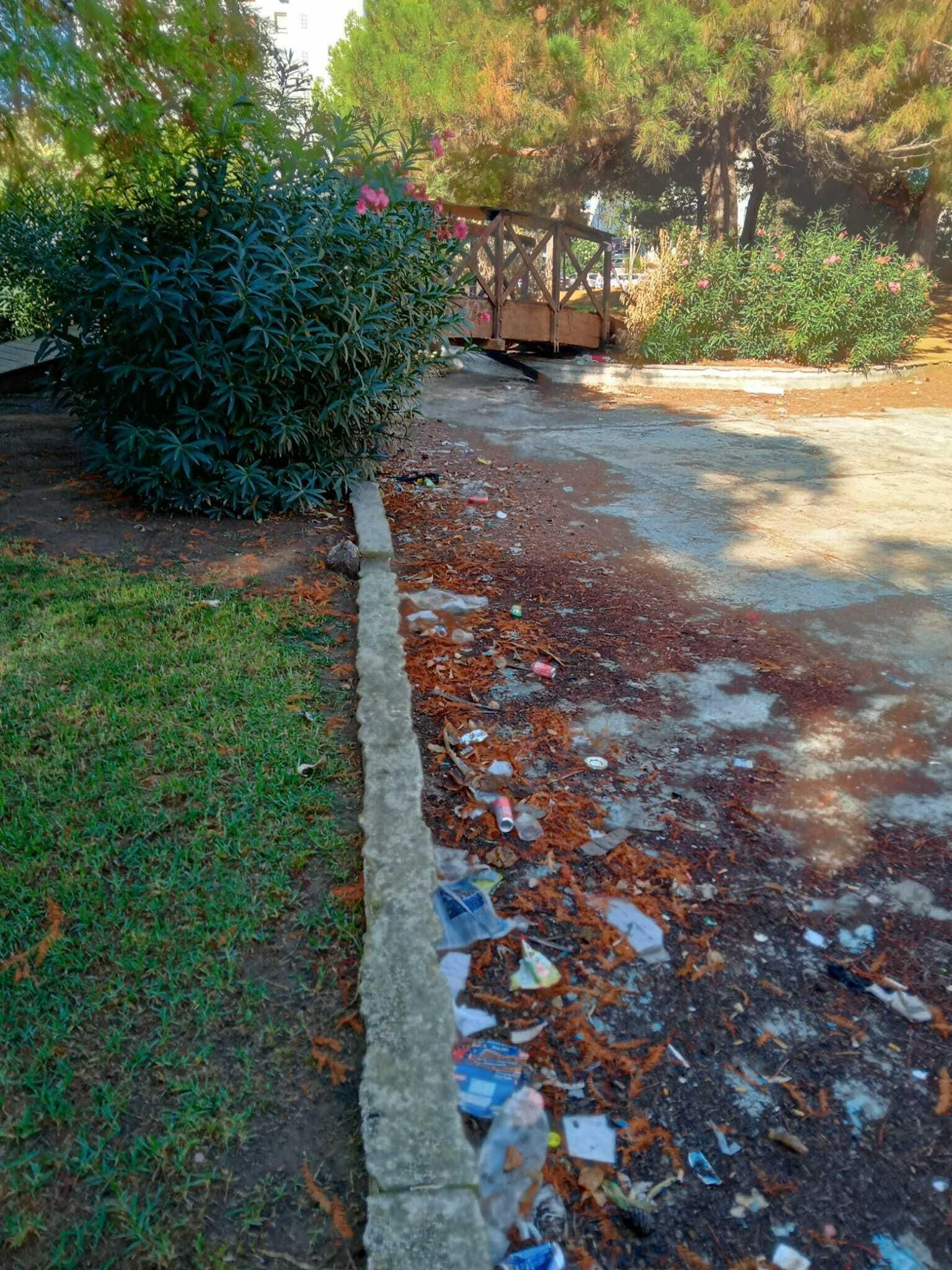 Vandalismo en el parque de La Plata en Jerez