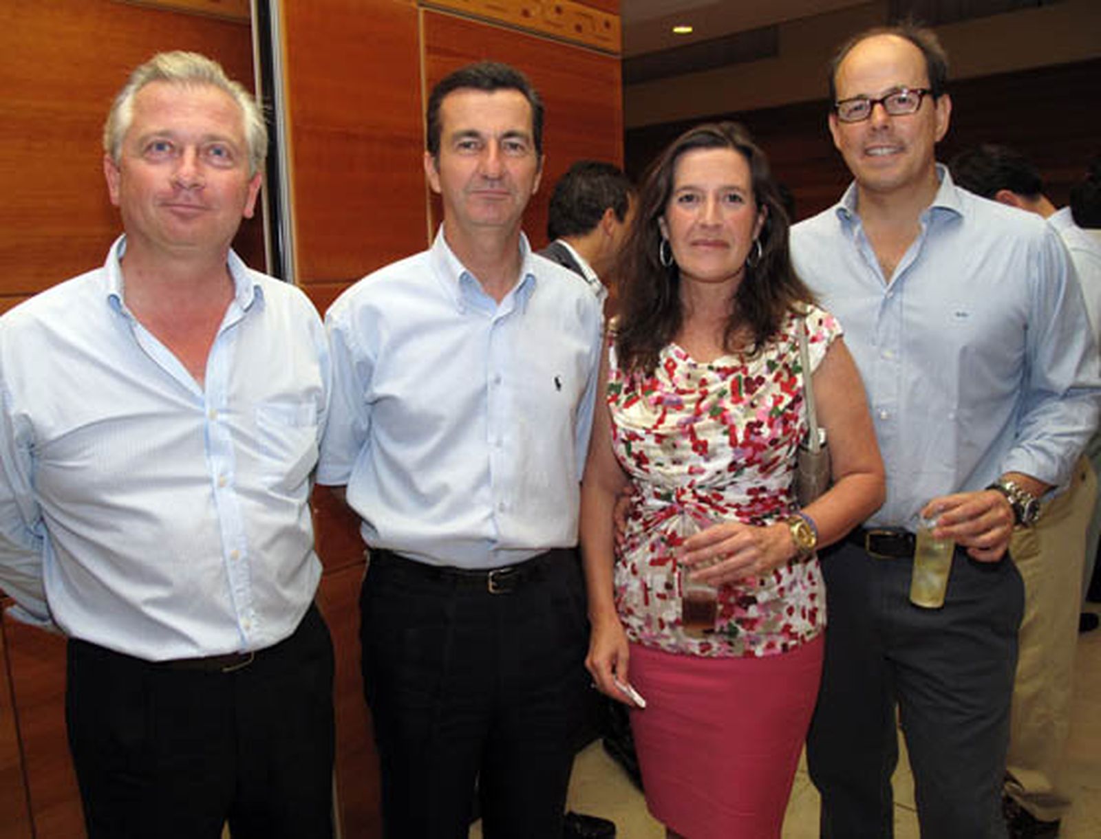 Alberto Ybarra, Marcelo Maestre León, Ada Bernal (Cruzcampo) y el pintor Beltrán Román León.

Foto: Victoria Ramírez