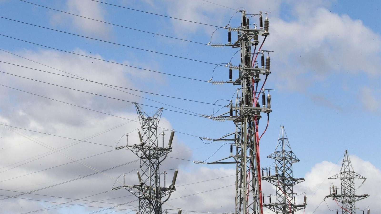Torres eléctricas de alta tensión.