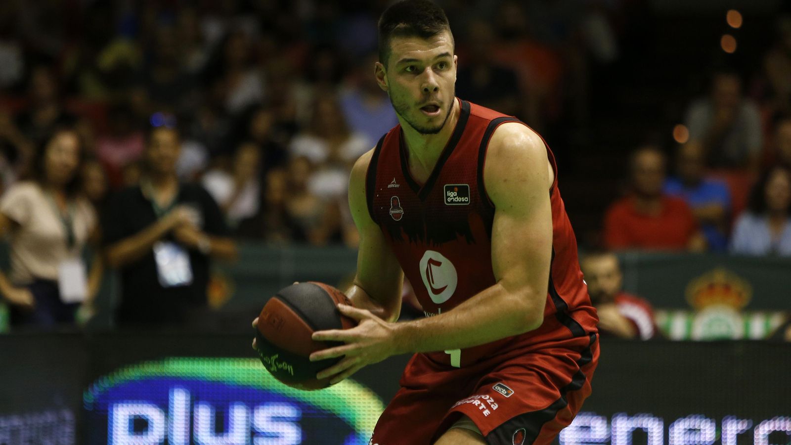 El alero del Casademont Zaragoza, en un encuentro de esta campaña.