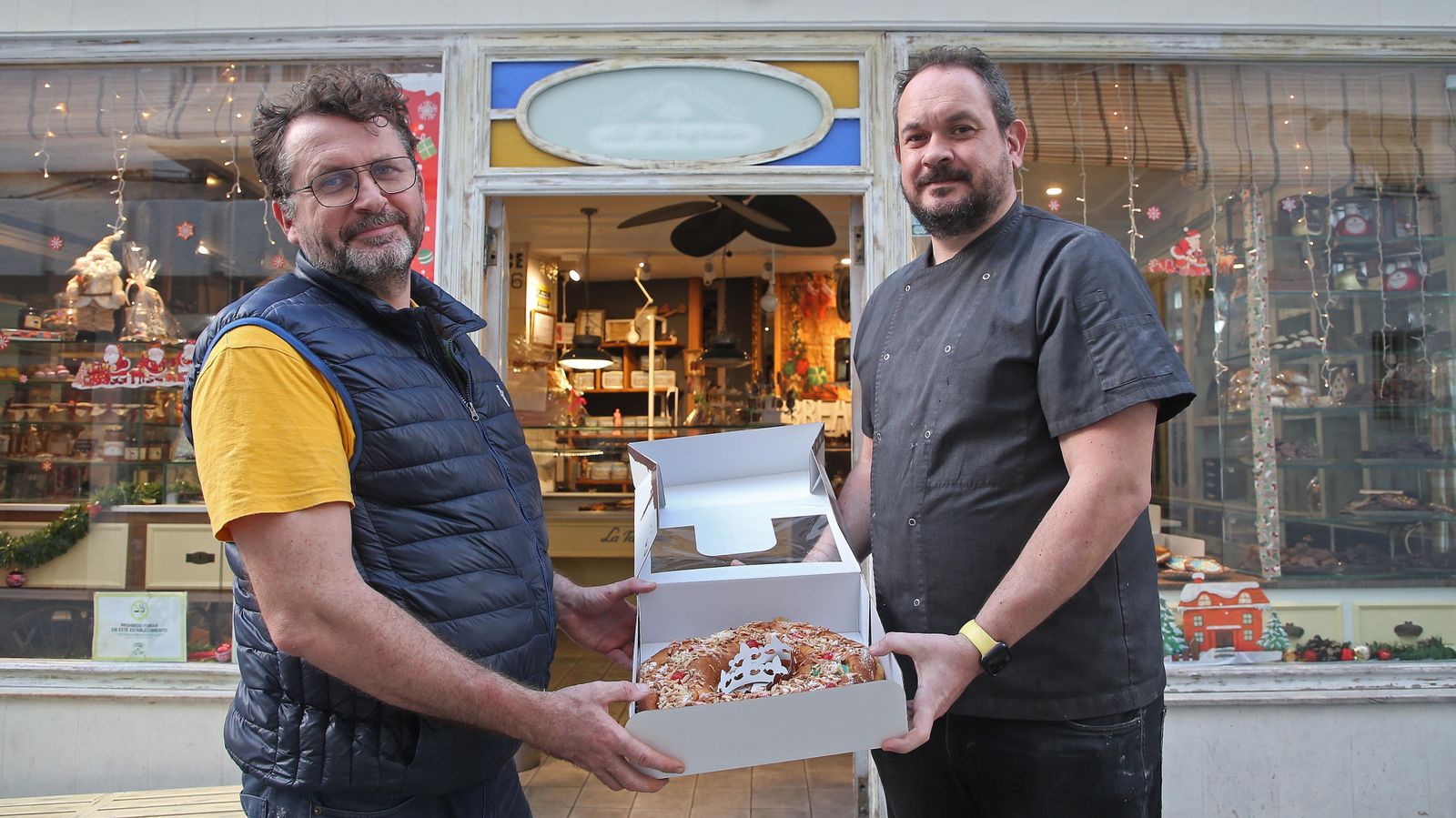 Fotos de la elaboración del roscón de Reyes artesano de La Tarifeña