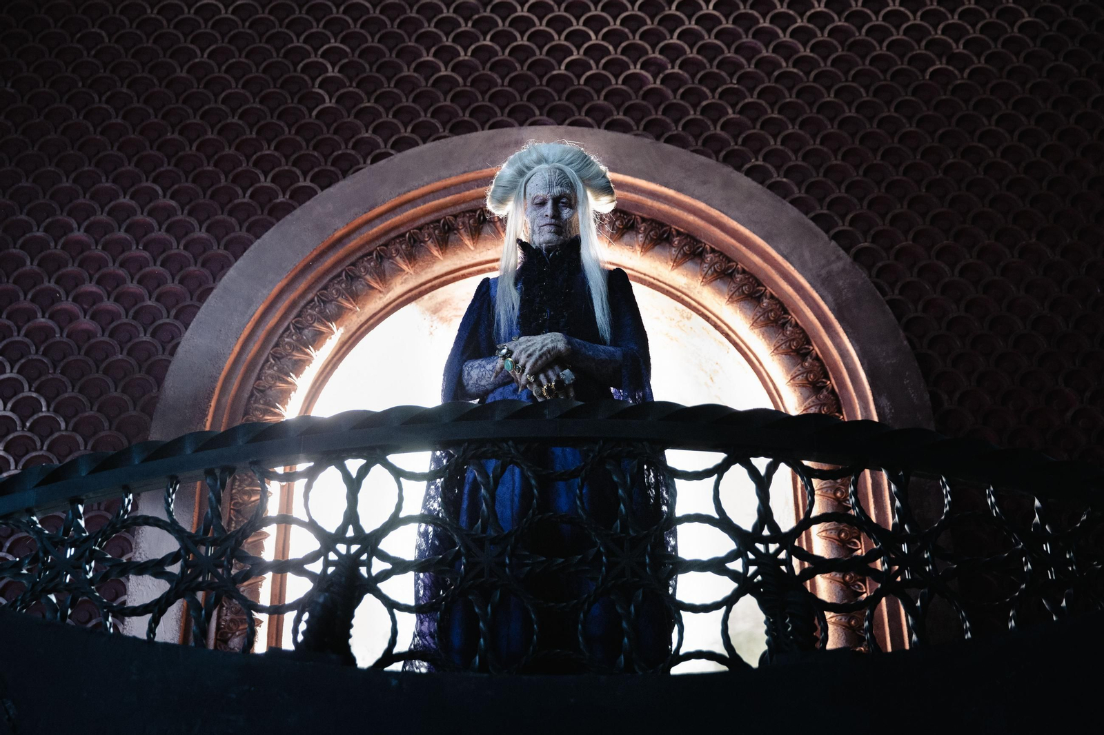 Caleb Landry Jones encabeza el reparto.