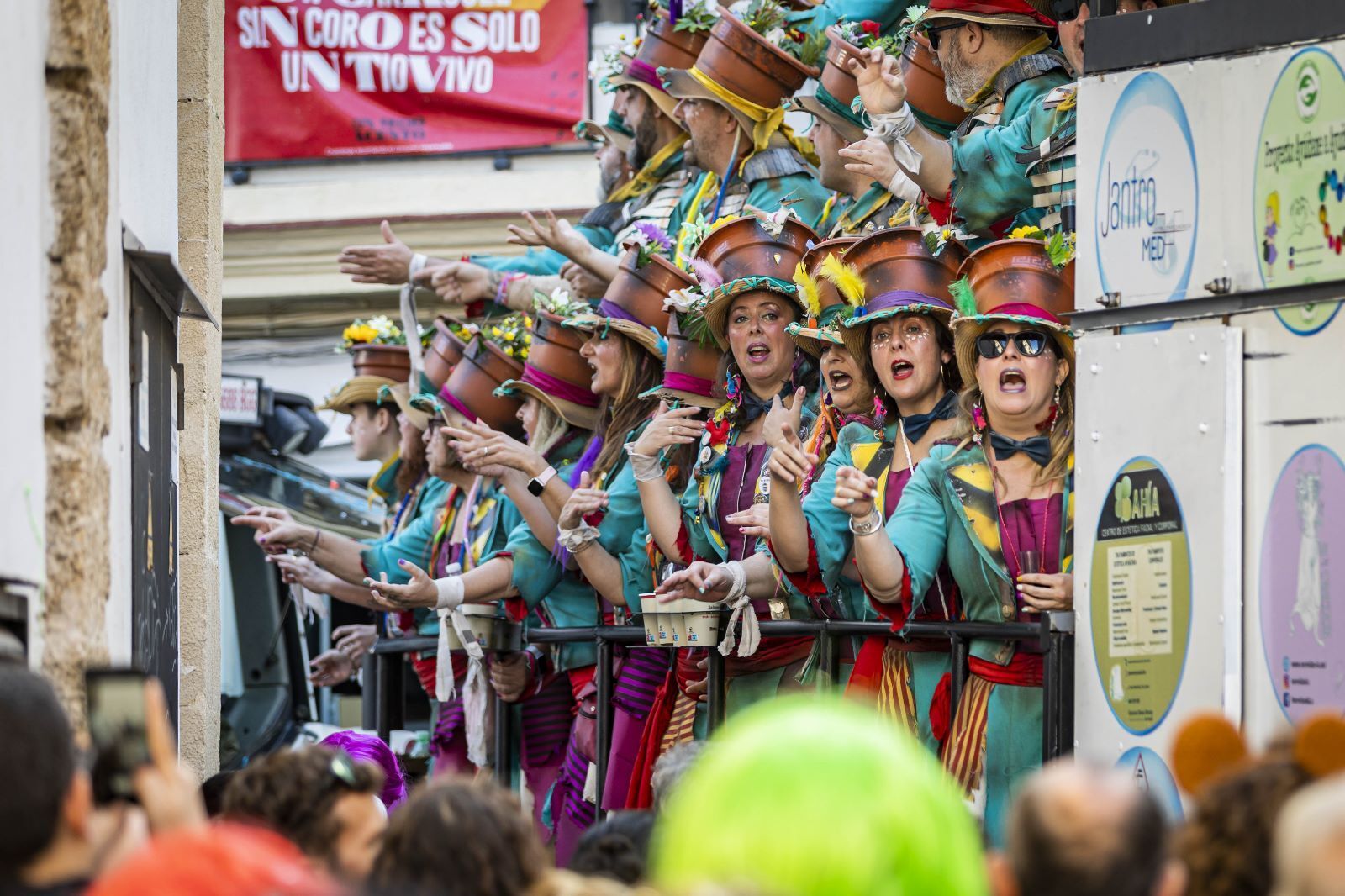 Las imágenes del Domingo de Piñata del Carnaval de Cádiz 2023.