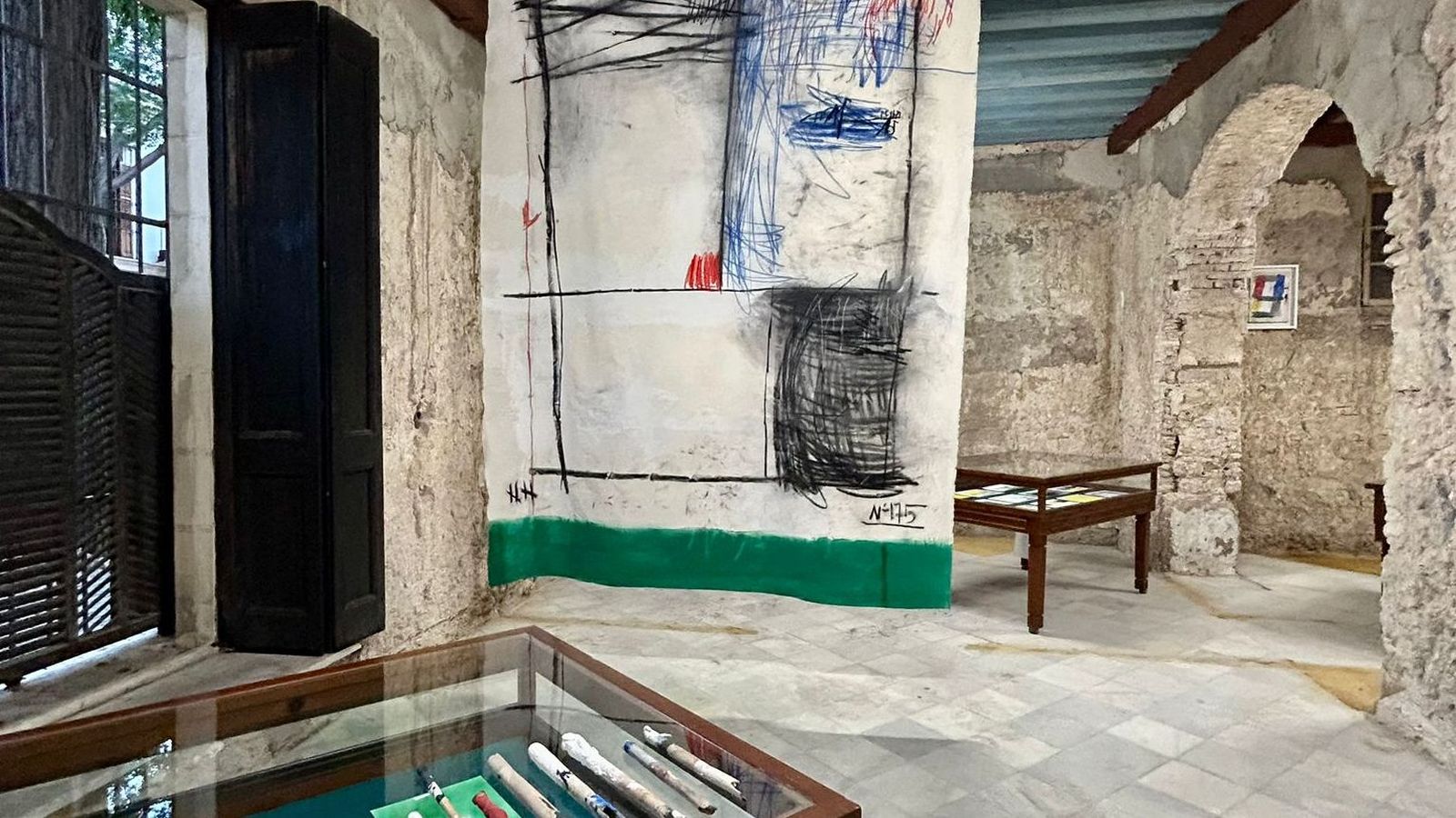 La exposición se puede visitar en la calle Fernán Caballero.