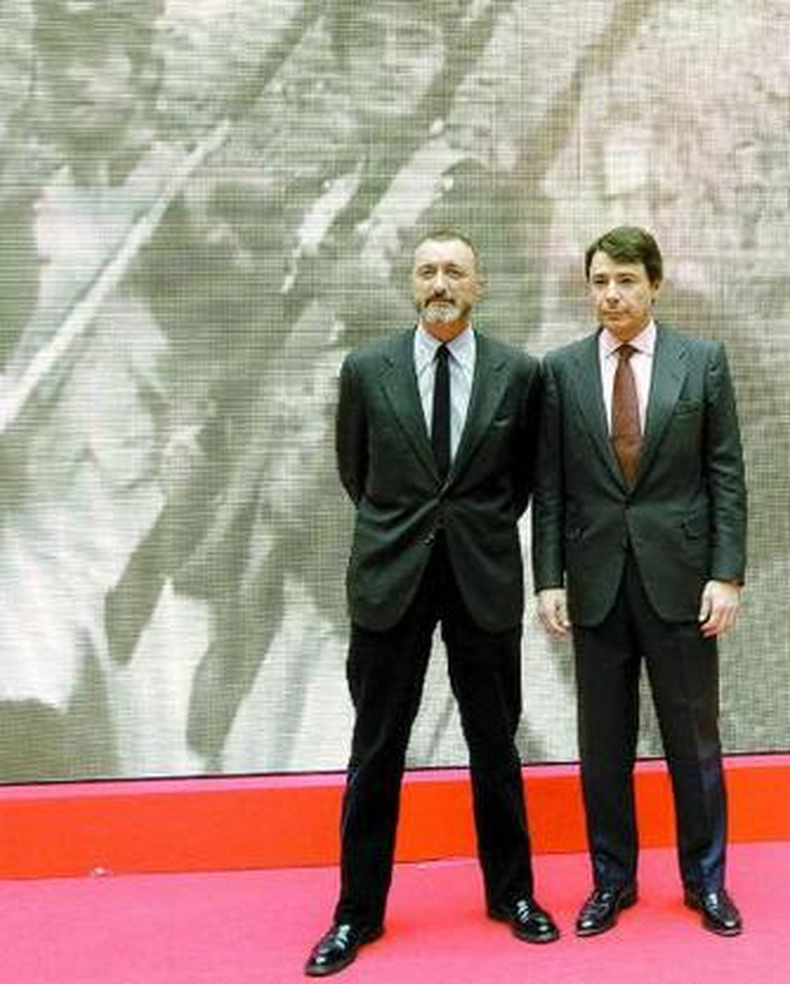 Arturo Pérez-Revete e Ignacio González, durante la presentación.