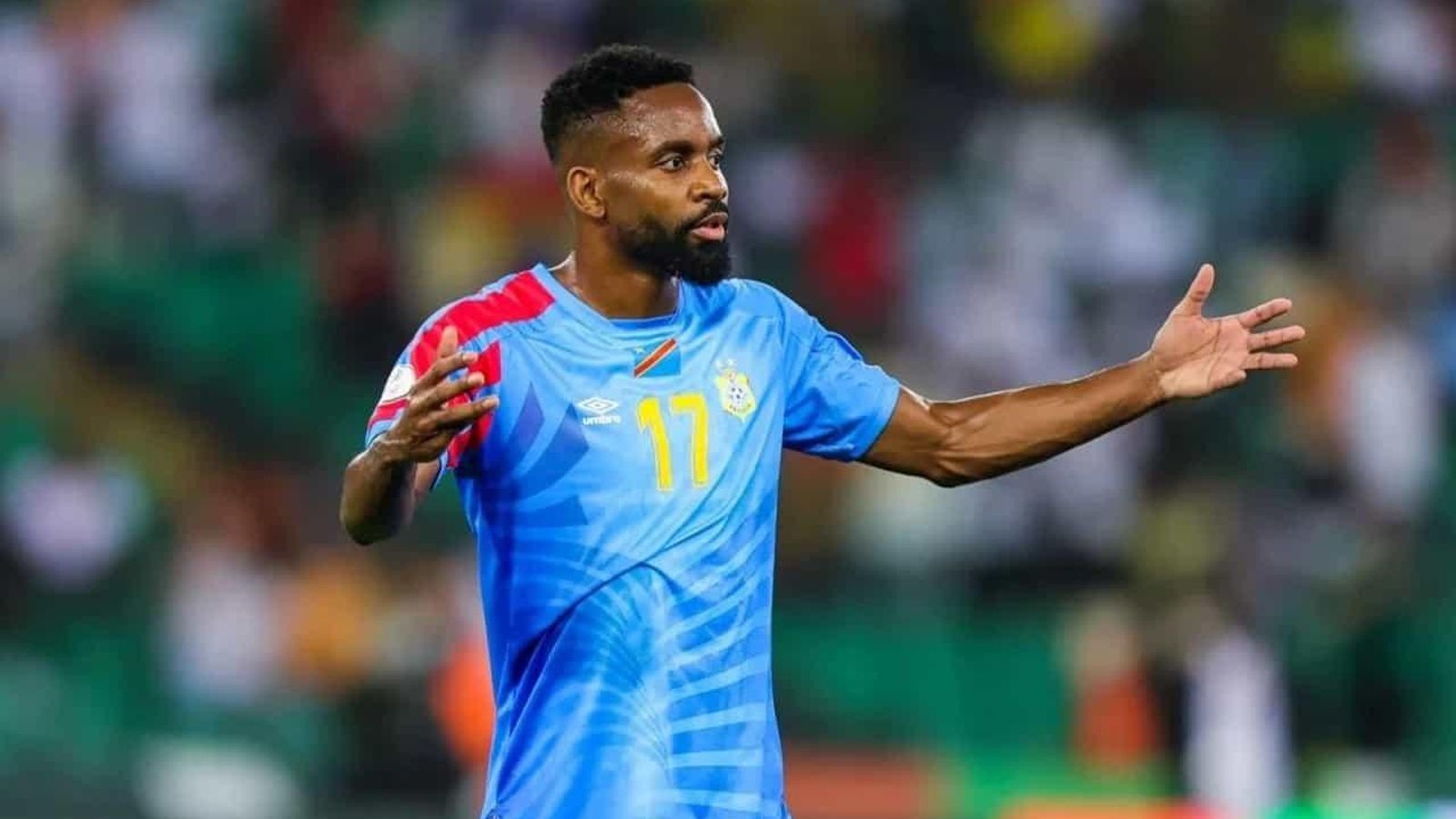 Bakambu, en una imagen de archivo durante un partido de la RD Congo.