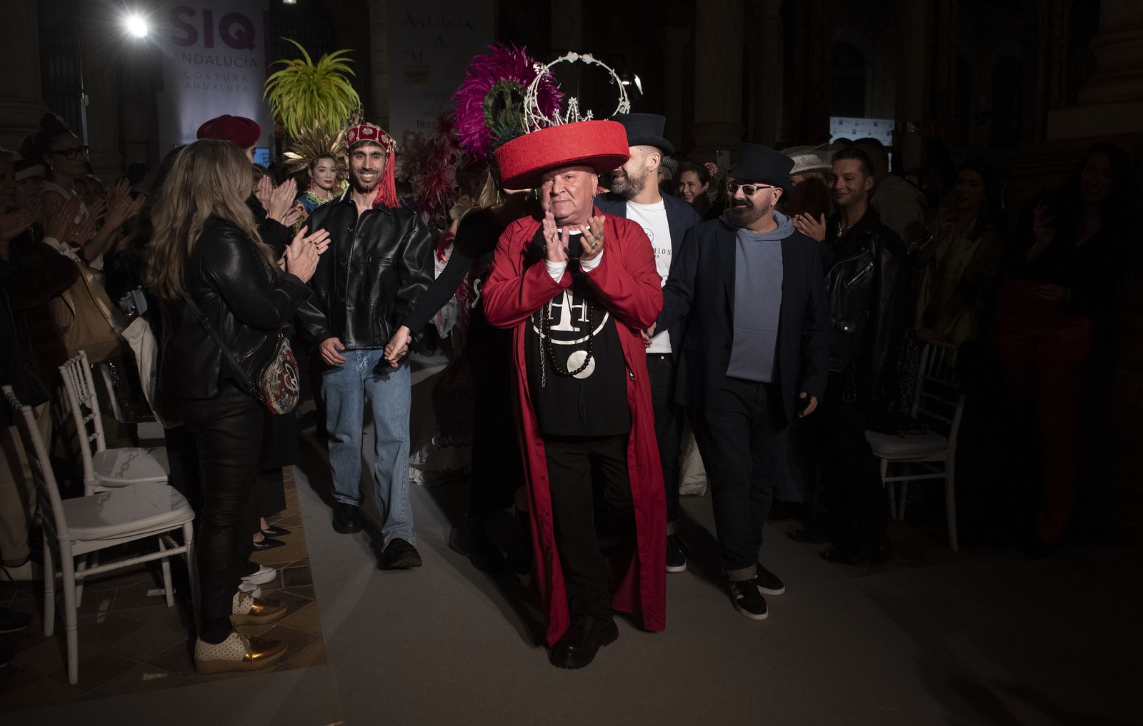 El desfile de Vivascarrión en la pasarela de novia e invitada SIQ 2022, todas las fotos