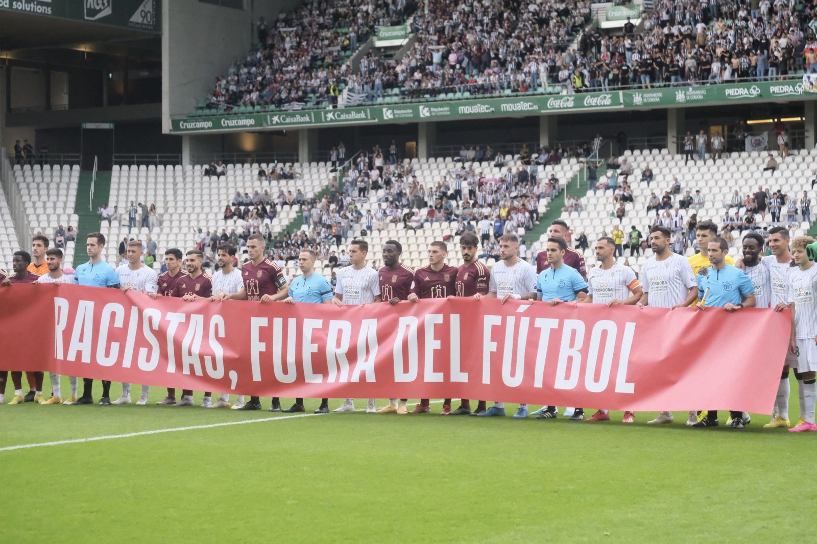 Las mejores fotos del ambiente en El Arcángel en el Córdoba CF - Badajoz