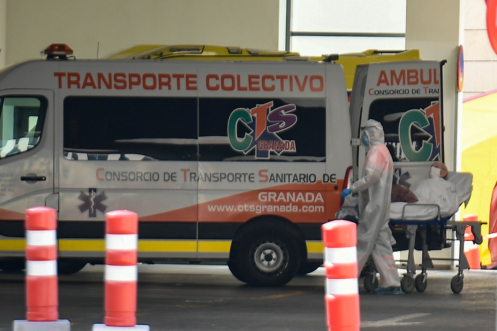 La presión hospitalaria sigue al alza en Granada con 19 hospitalizados más