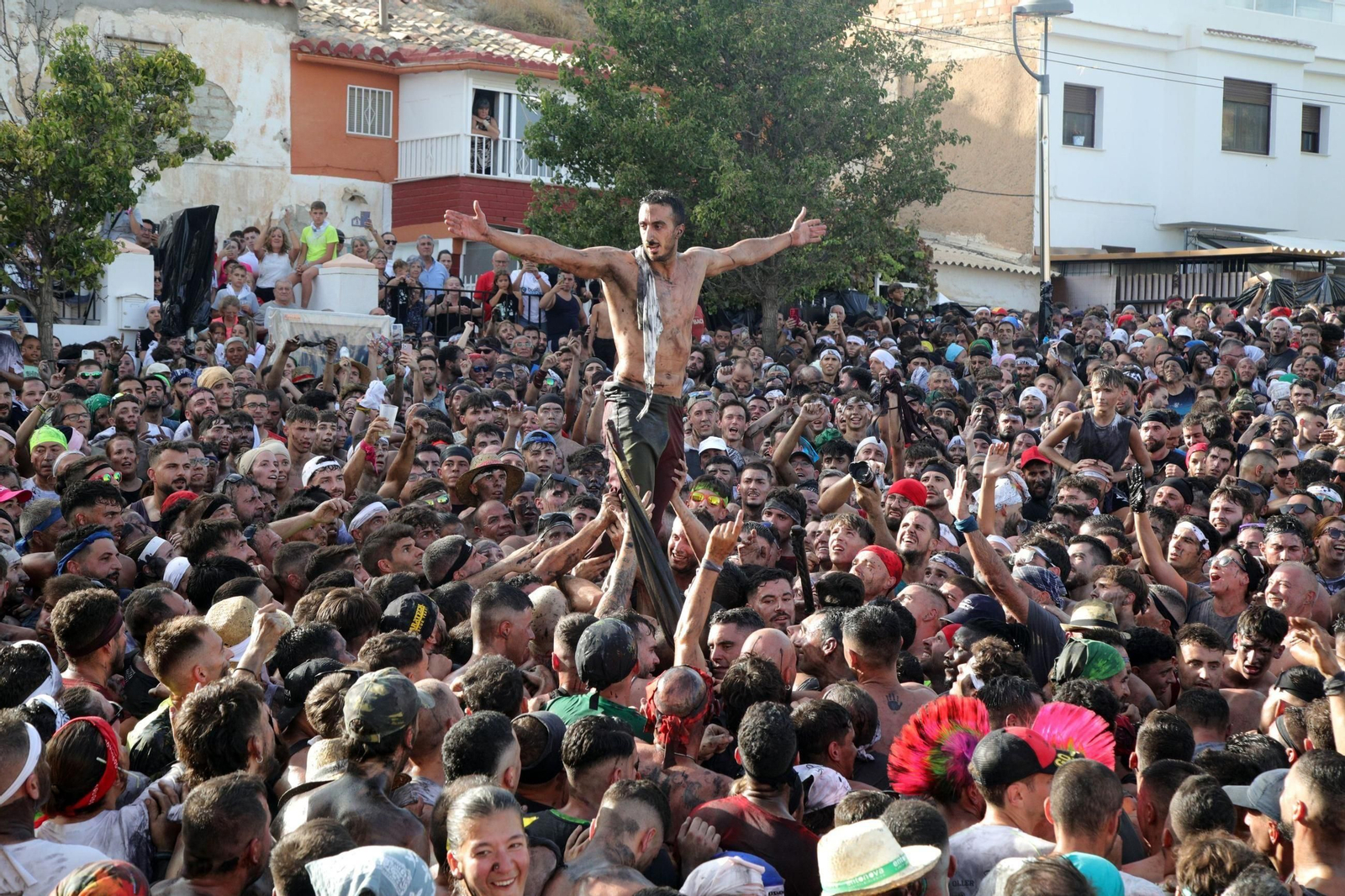 Pintura y tradición: la fiesta del Cascamorras 2025, en imágenes
